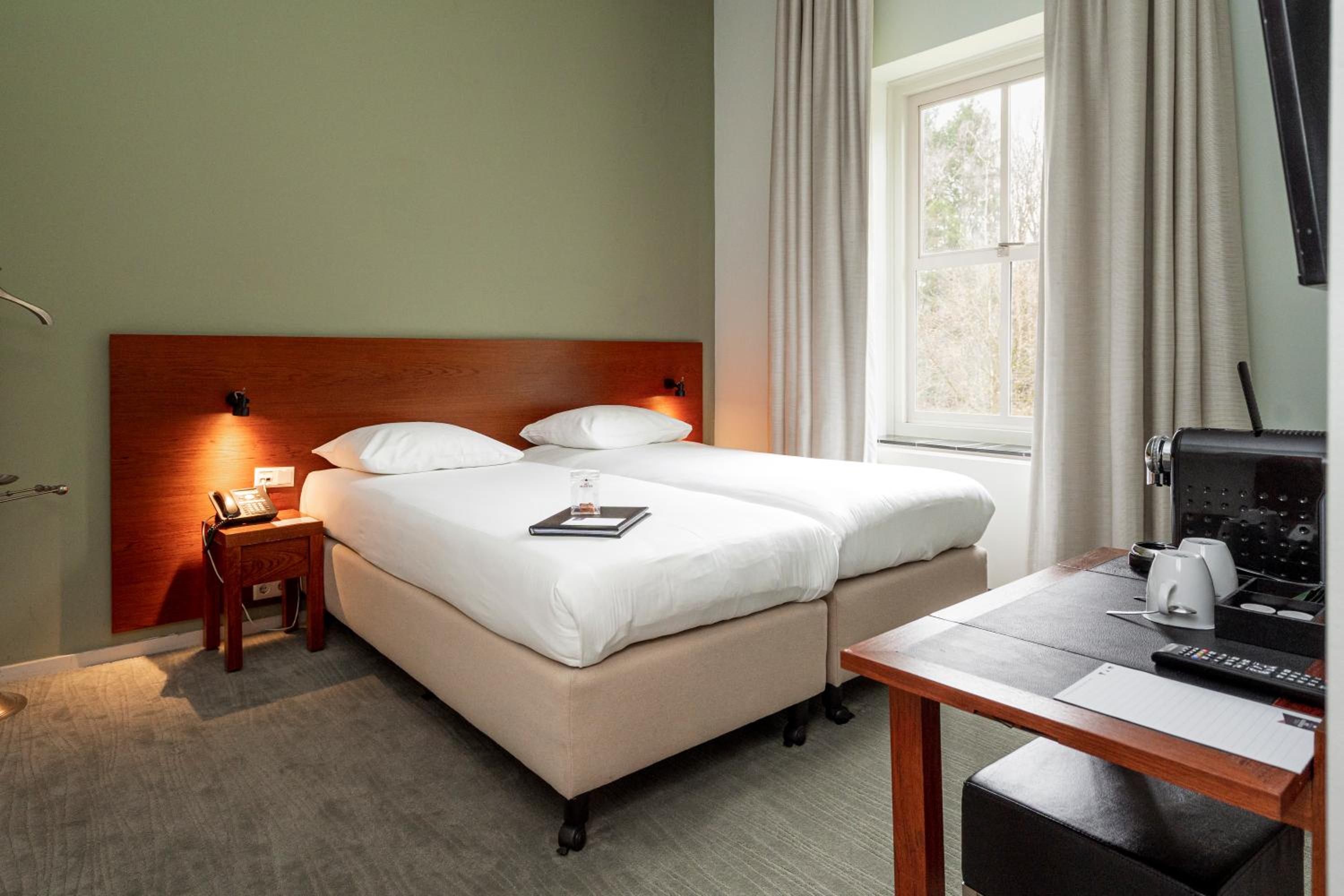 Standard Twin Room - Photo 10