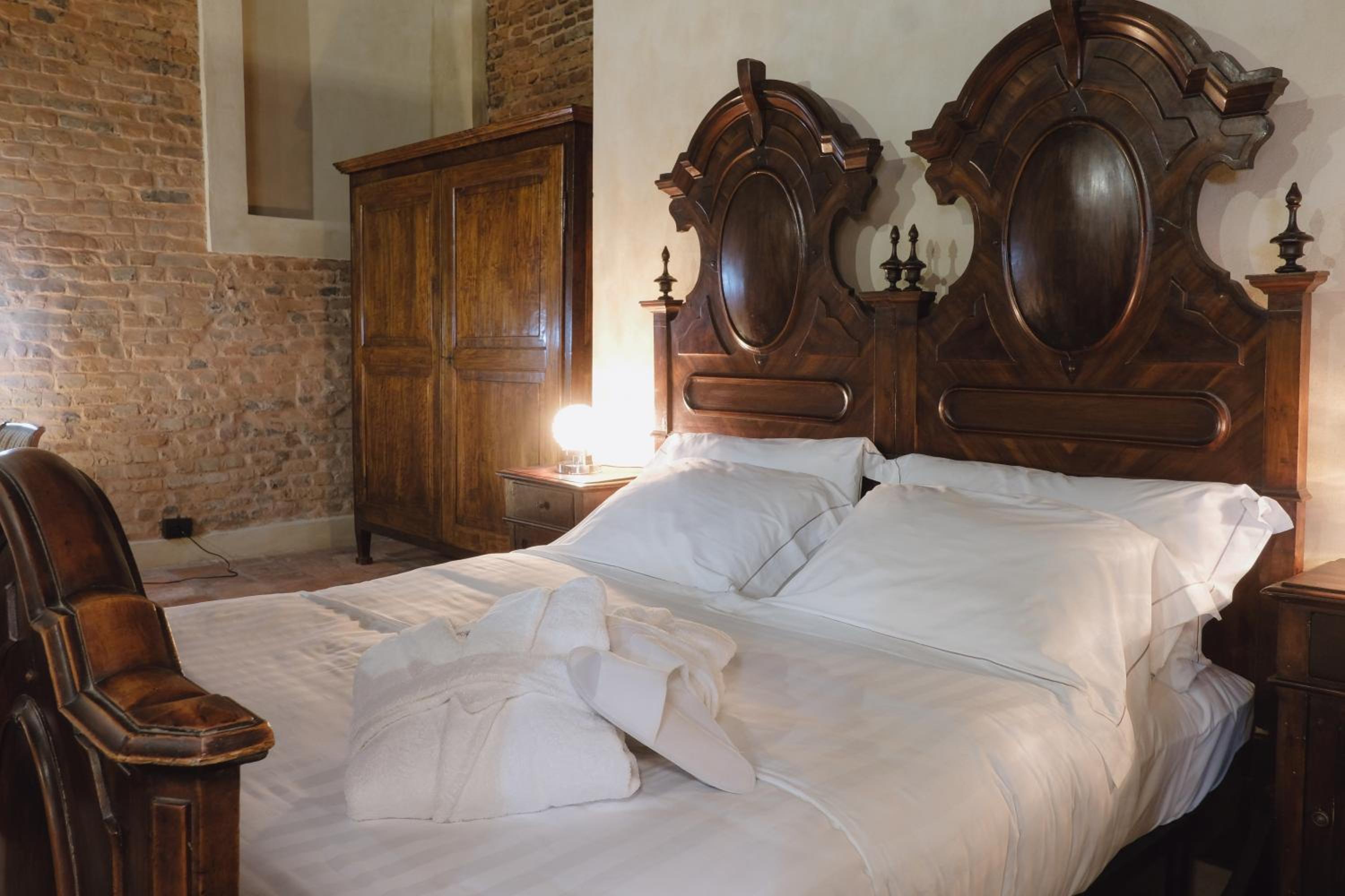 Deluxe Room - Photo 6