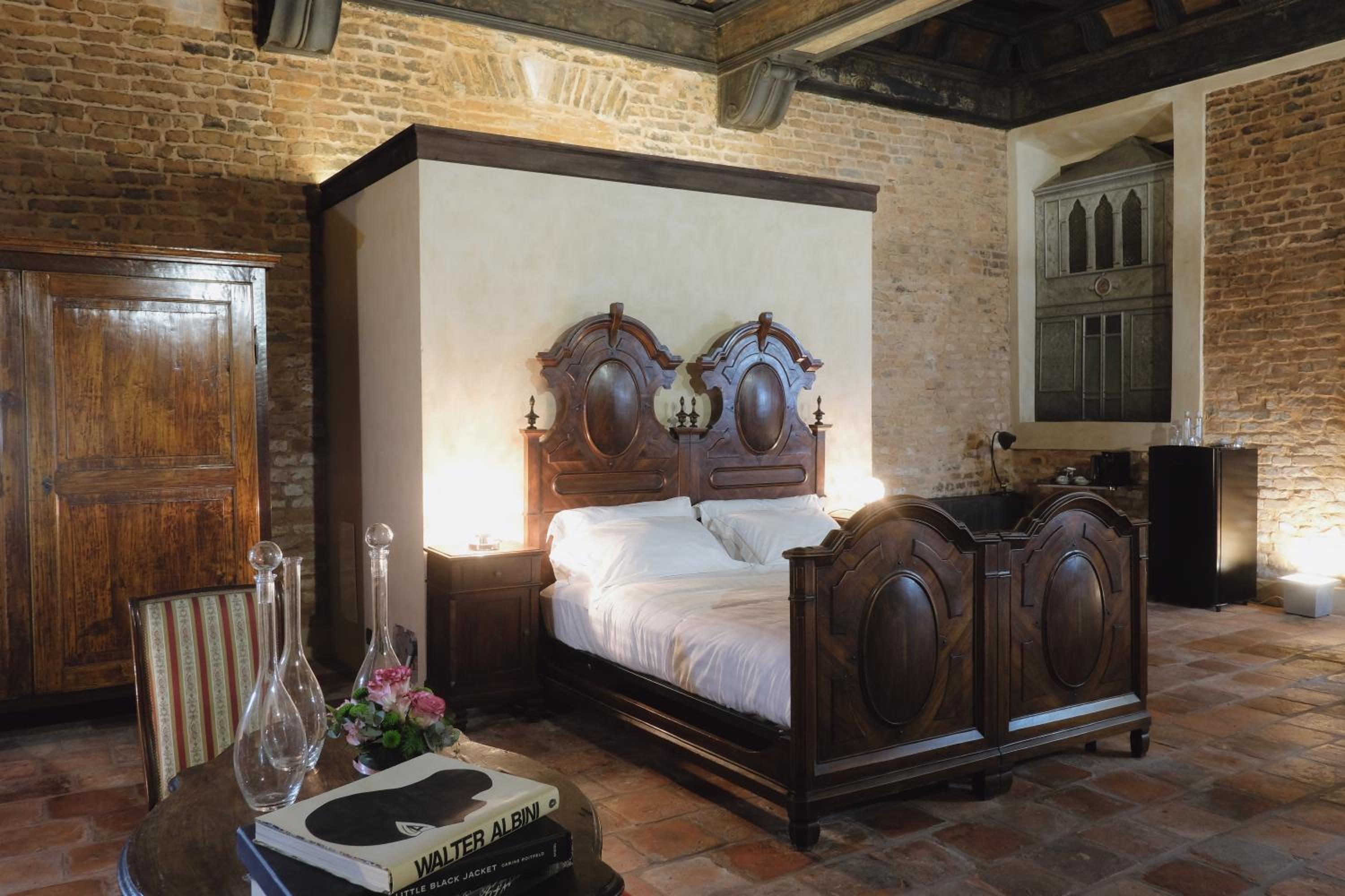 Deluxe Room - Photo 3