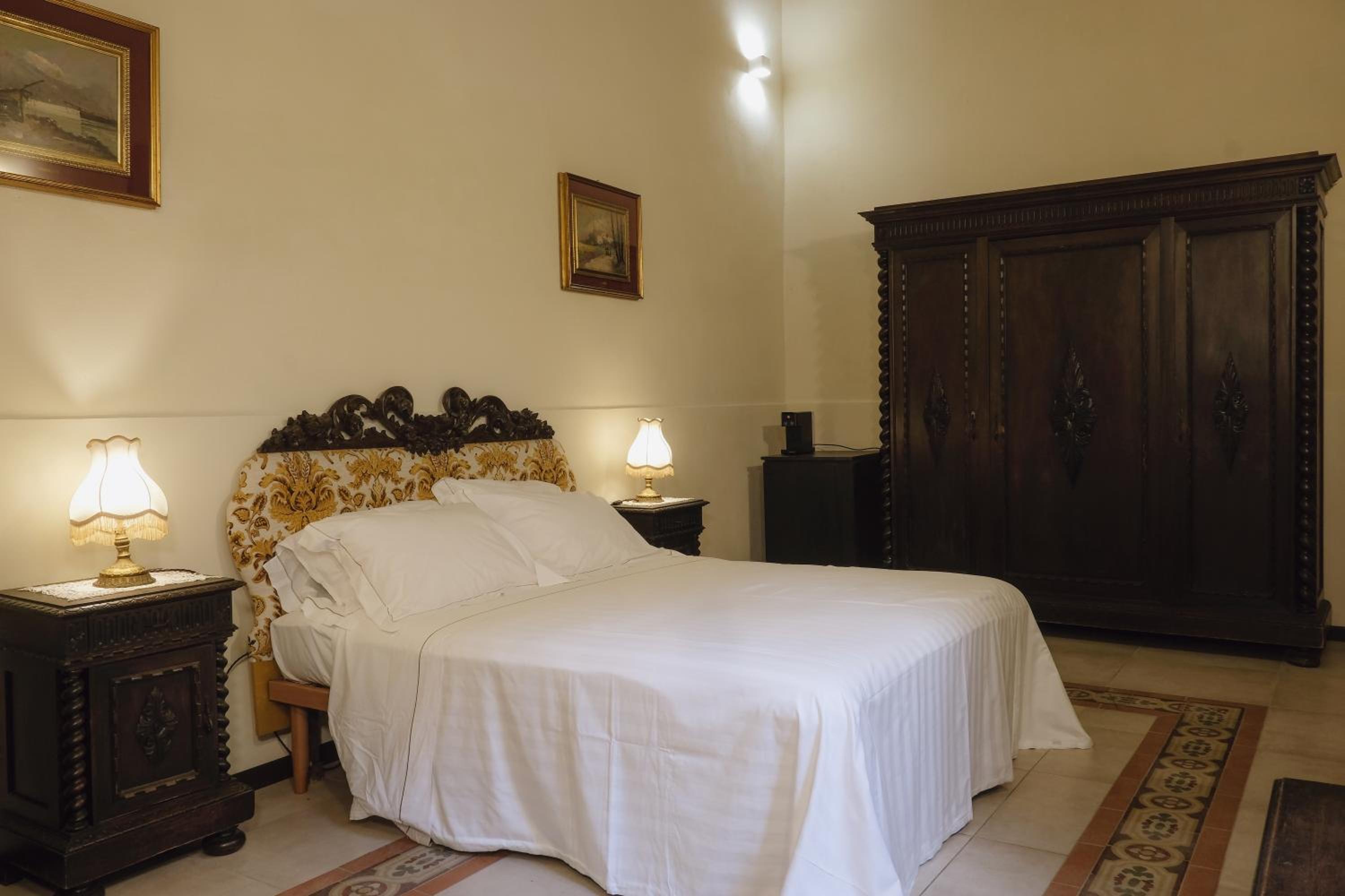 Large Double Room - Photo 6
