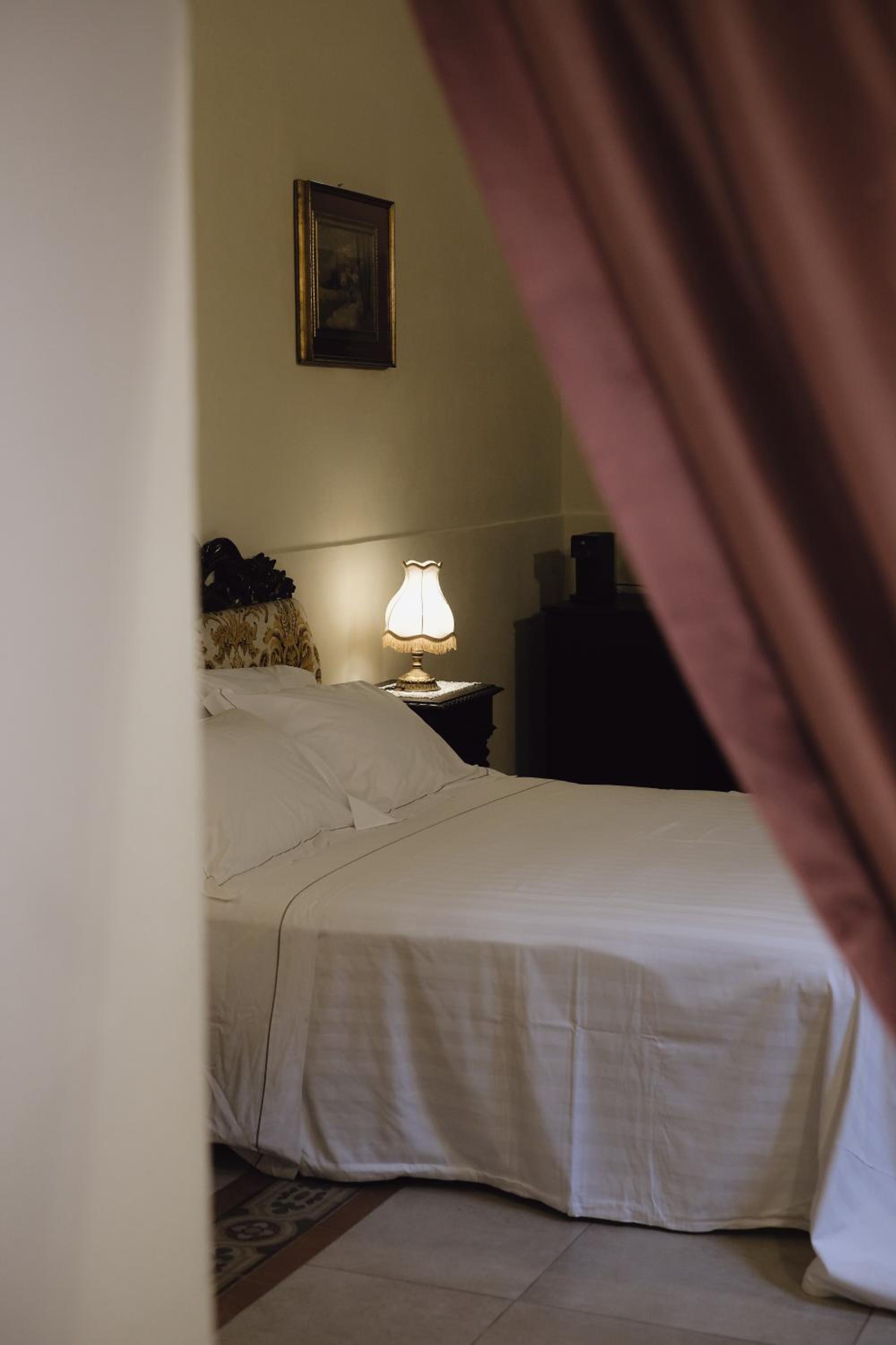 Large Double Room - Photo 1