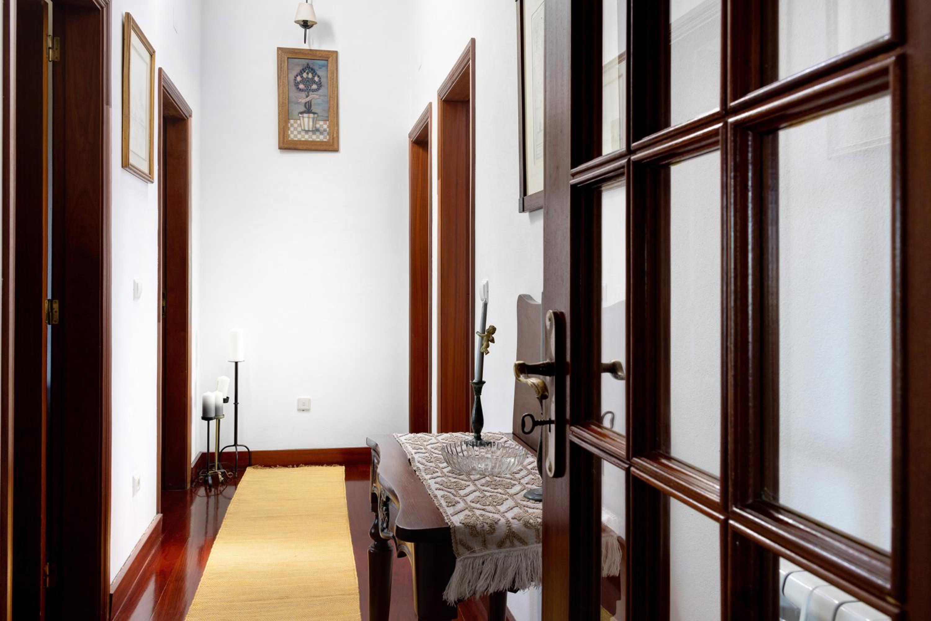 Three-Bedroom House photo 3