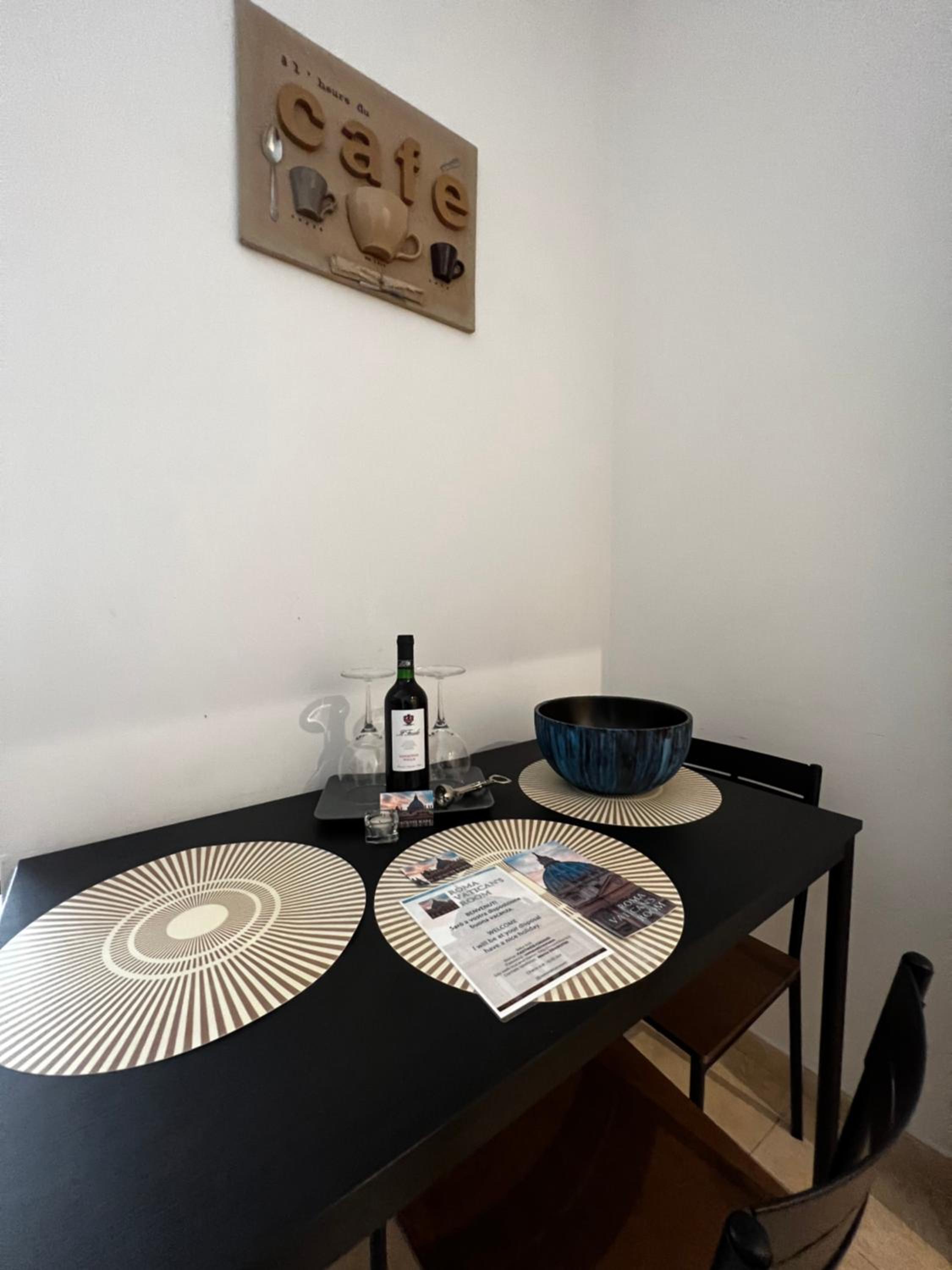 One-Bedroom Apartment photo 3