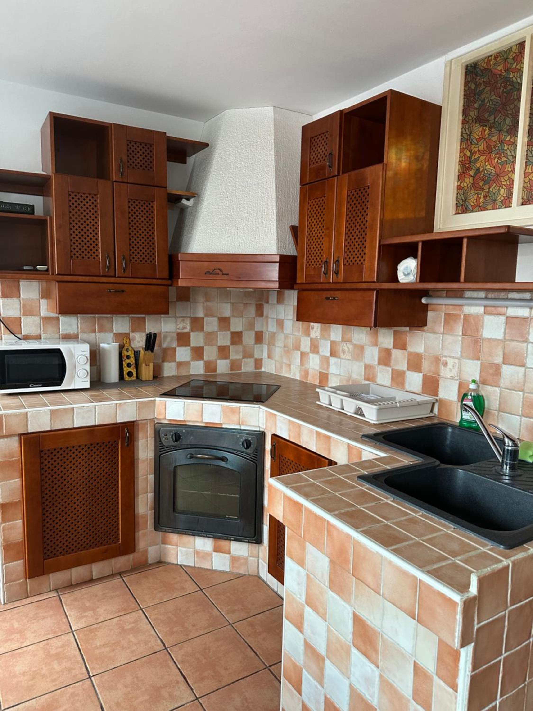 Three-Bedroom Apartment - Photo 6