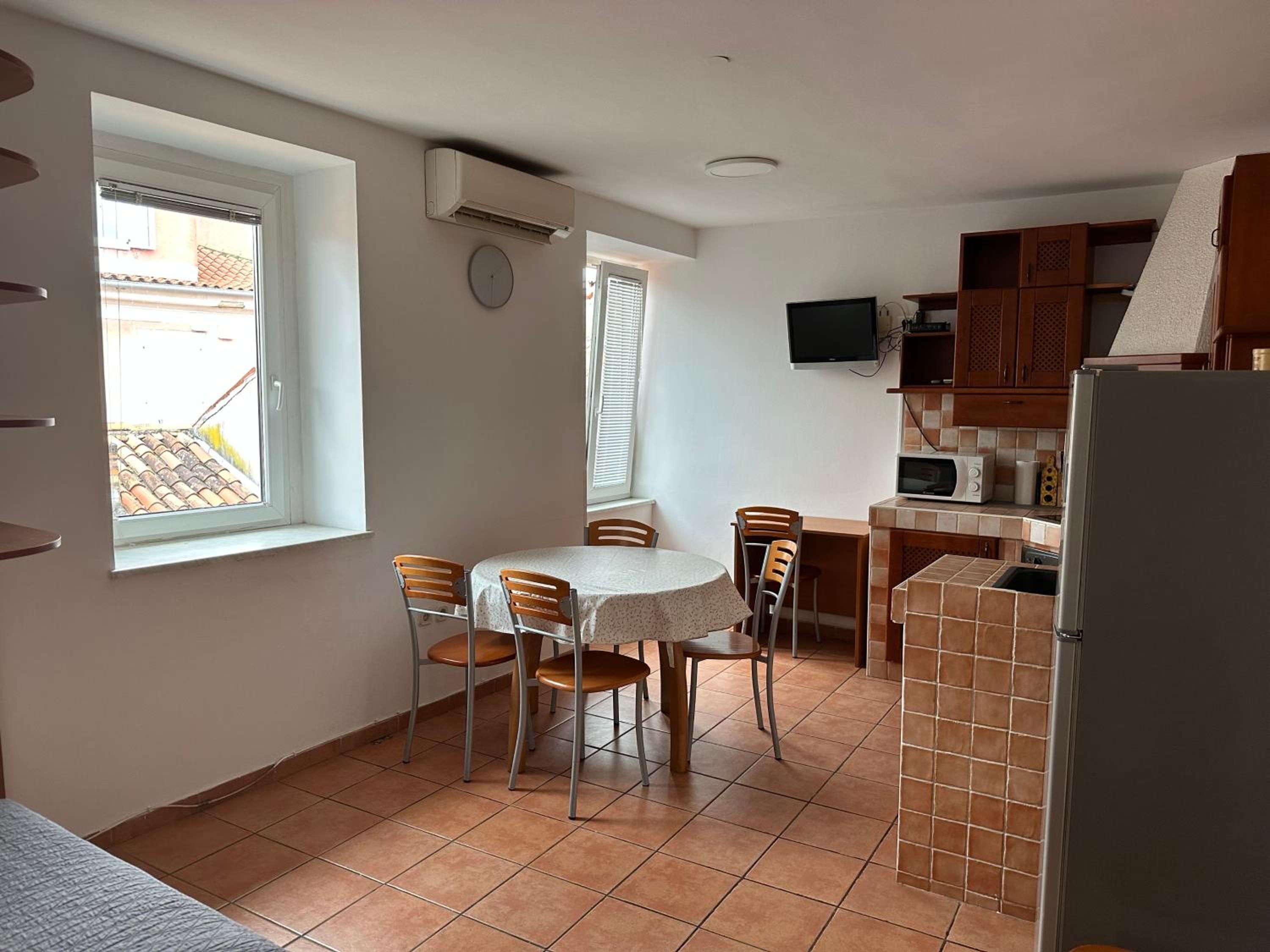 Three-Bedroom Apartment - Photo 5