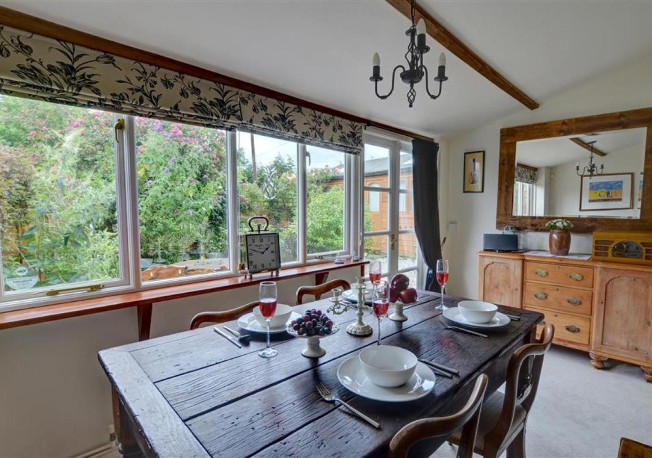 Three-Bedroom House photo 2