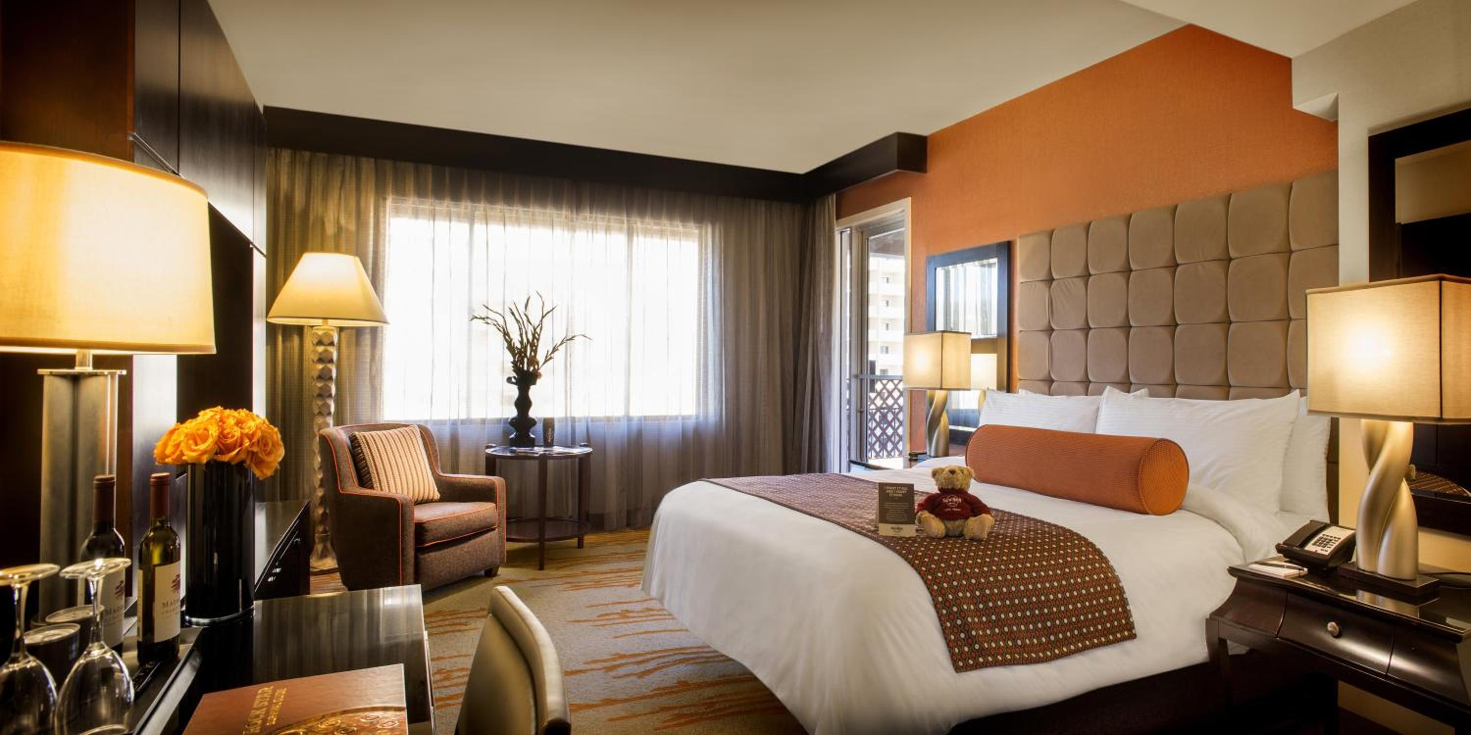 King Room with Lake View - Photo 1