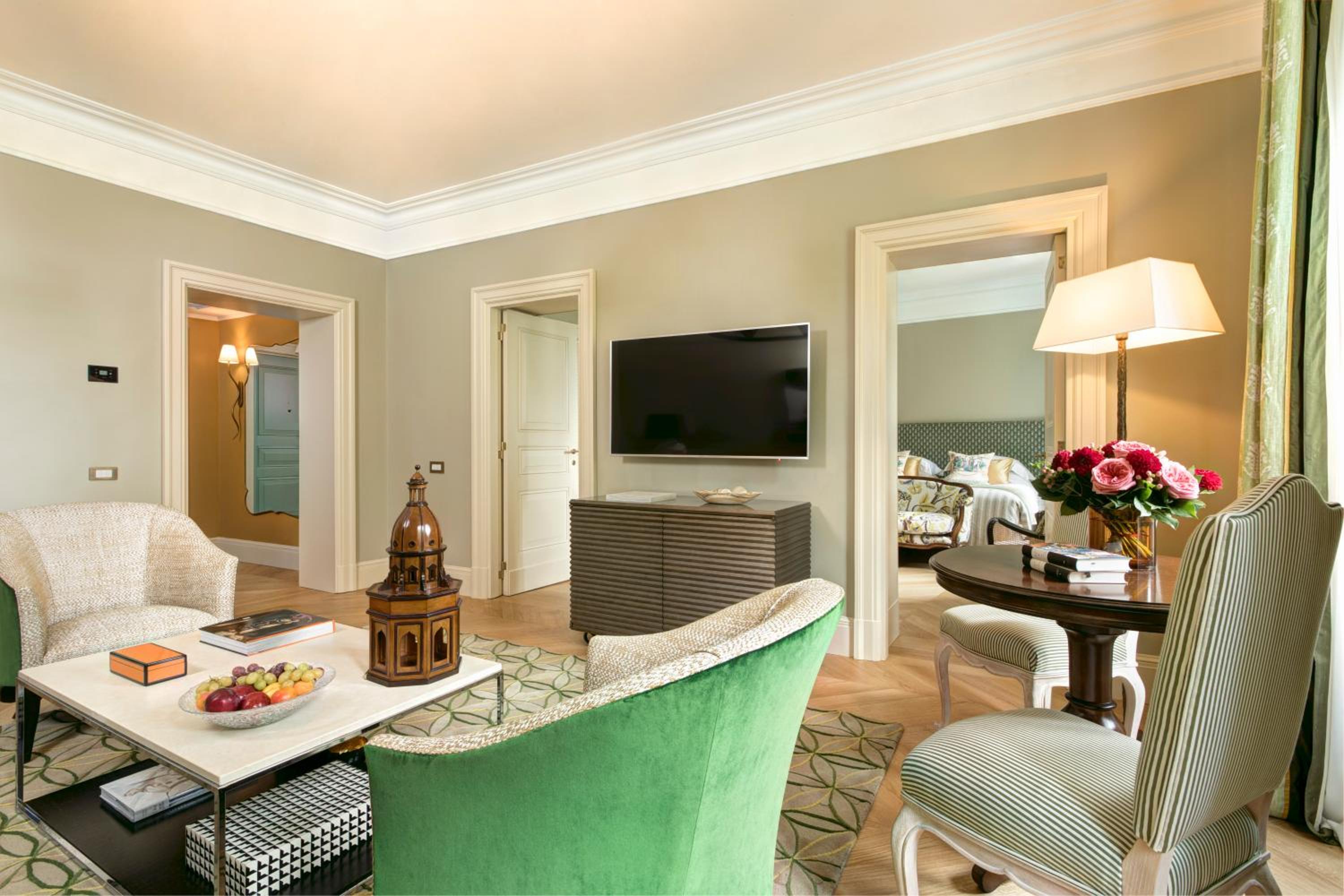 Deluxe Junior Suite (Non Smoking) thumbnail 6