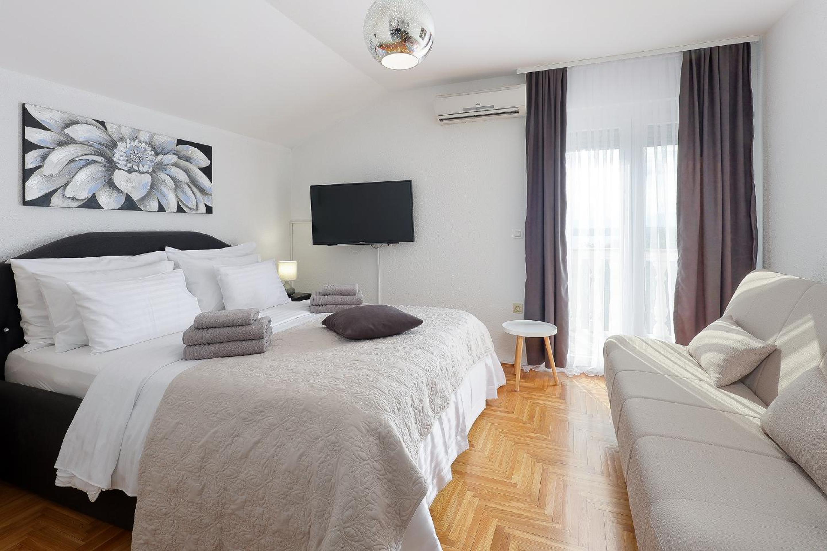 Two bedroom apartment with Sea view - Photo 15