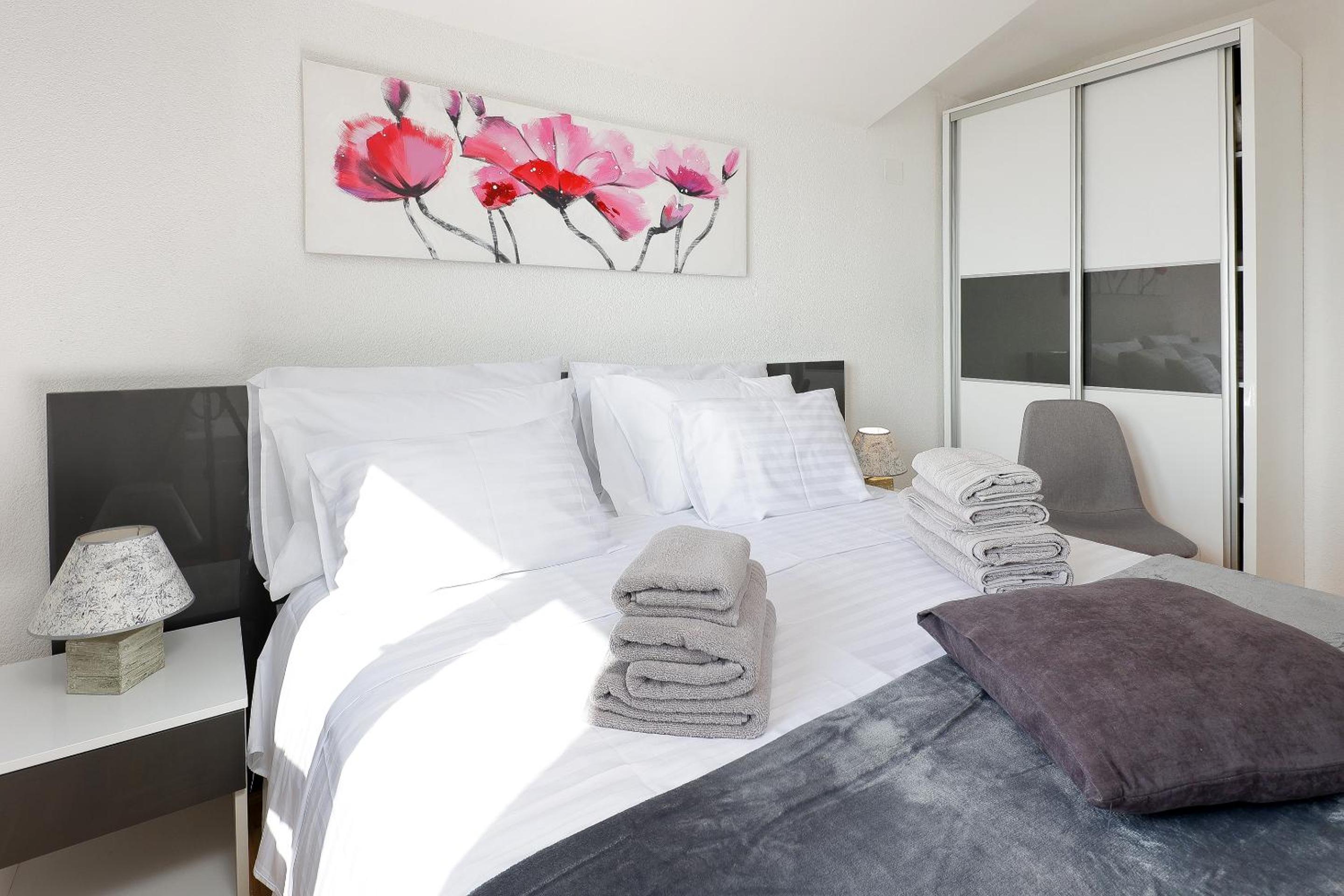 Two bedroom apartment with Sea view - Photo 13