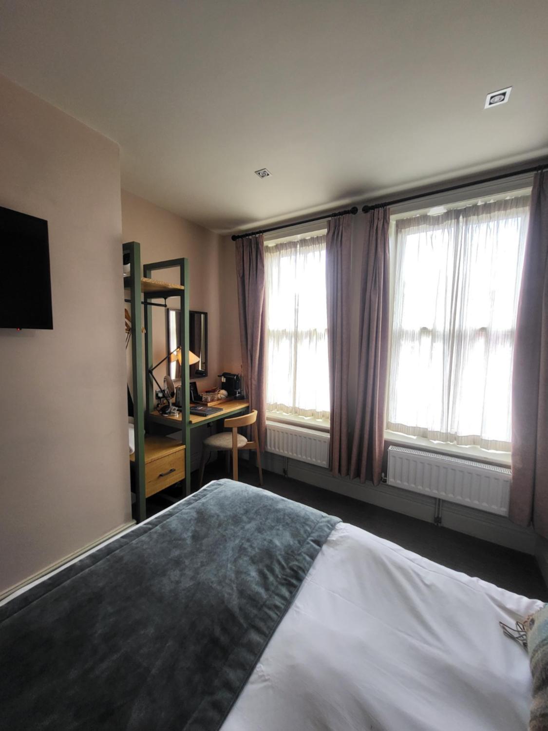 Double Room - Photo 2