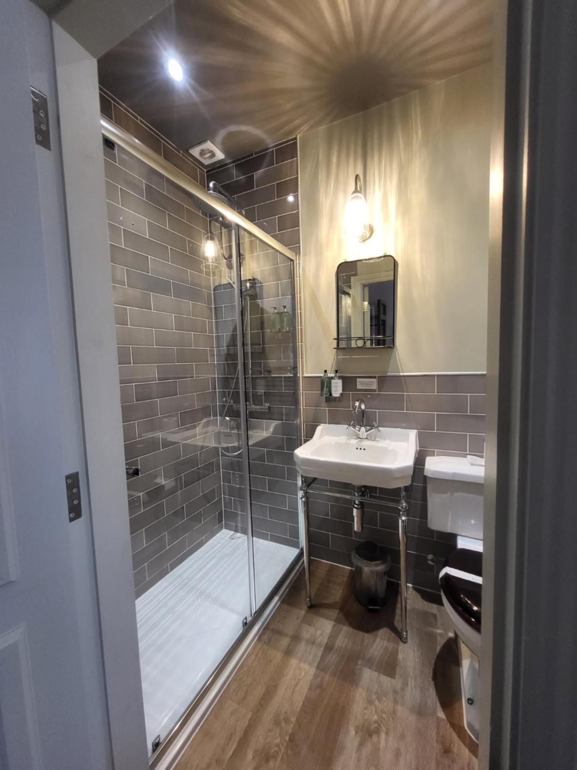 Double Room - Photo 4