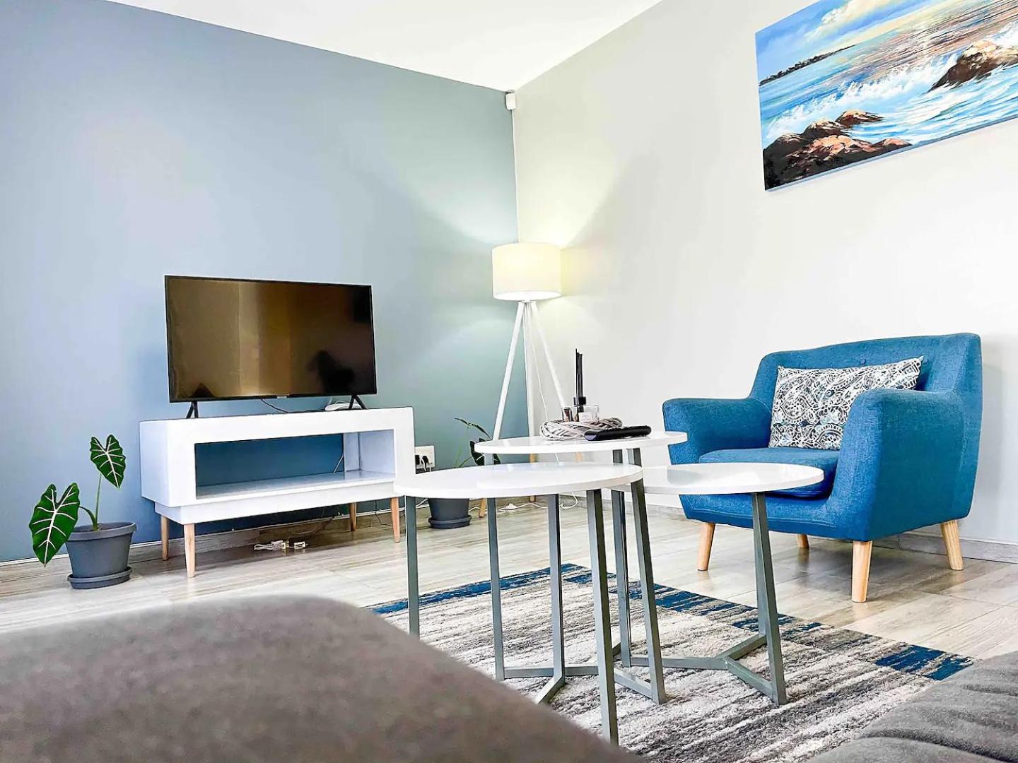 Three-Bedroom Apartment photo 1