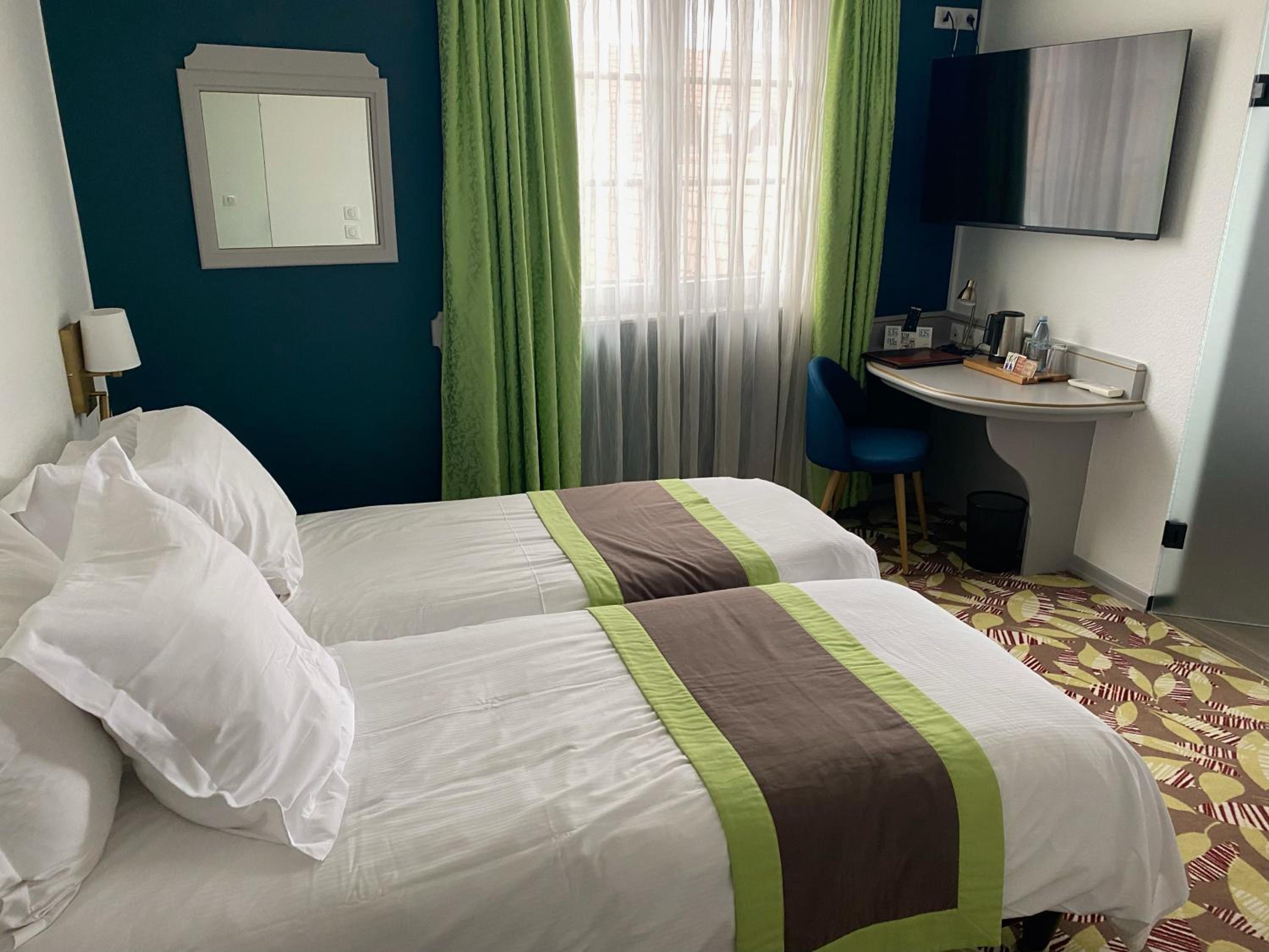 Superior Twin Room - Photo 1