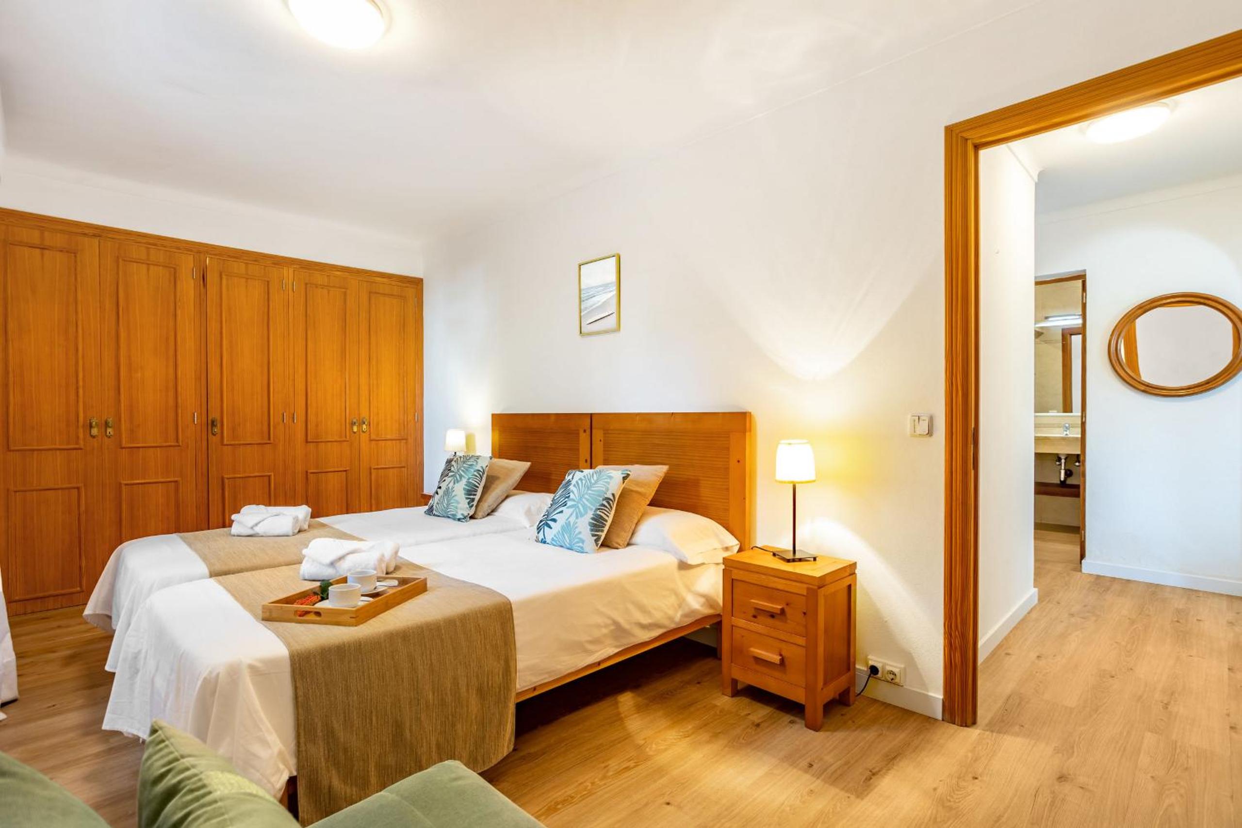 Two-Bedroom Apartment with Sea View thumbnail 5
