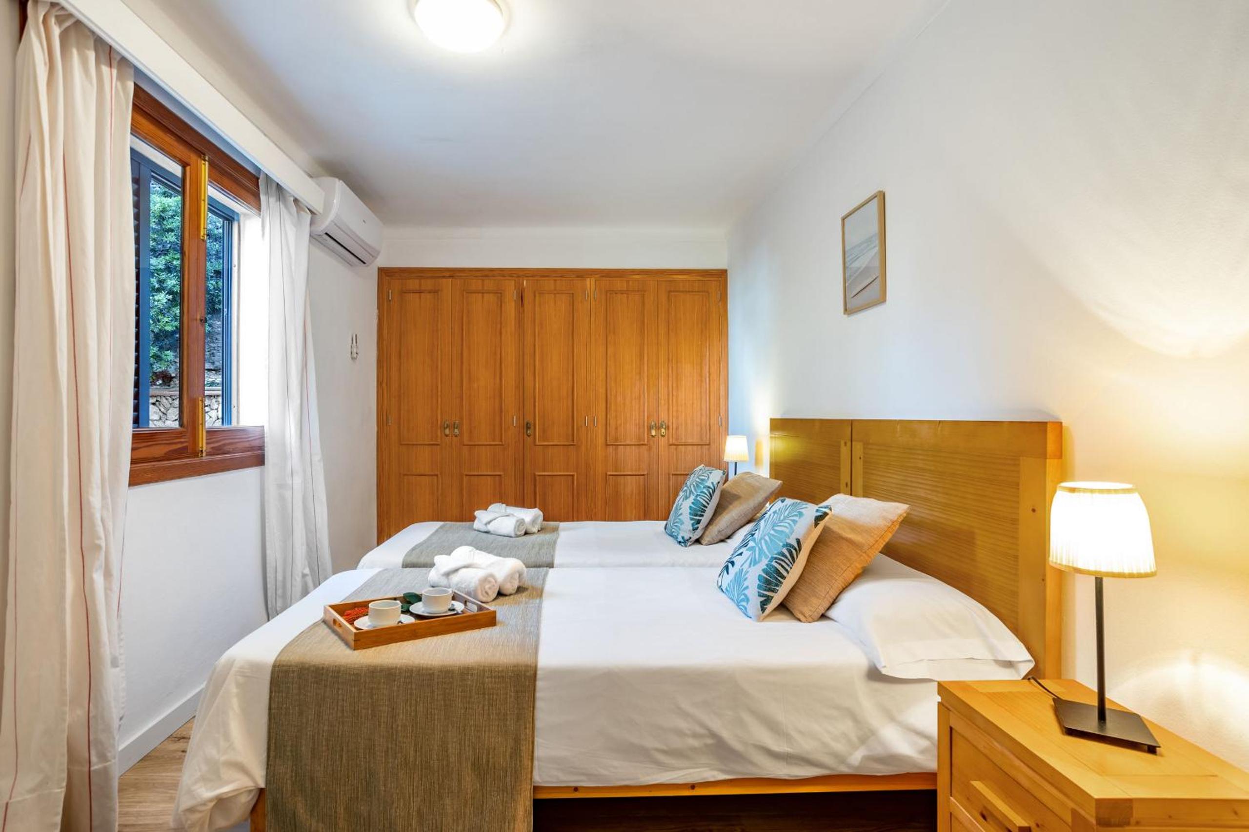 Two-Bedroom Apartment with Sea View thumbnail 6