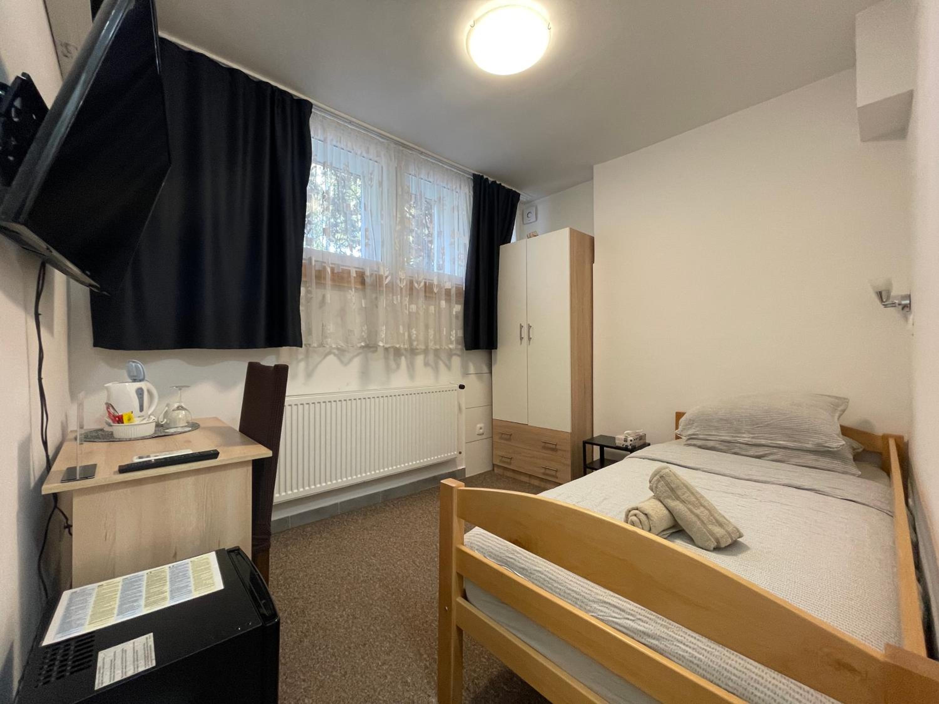 Standard Single Room with Shower