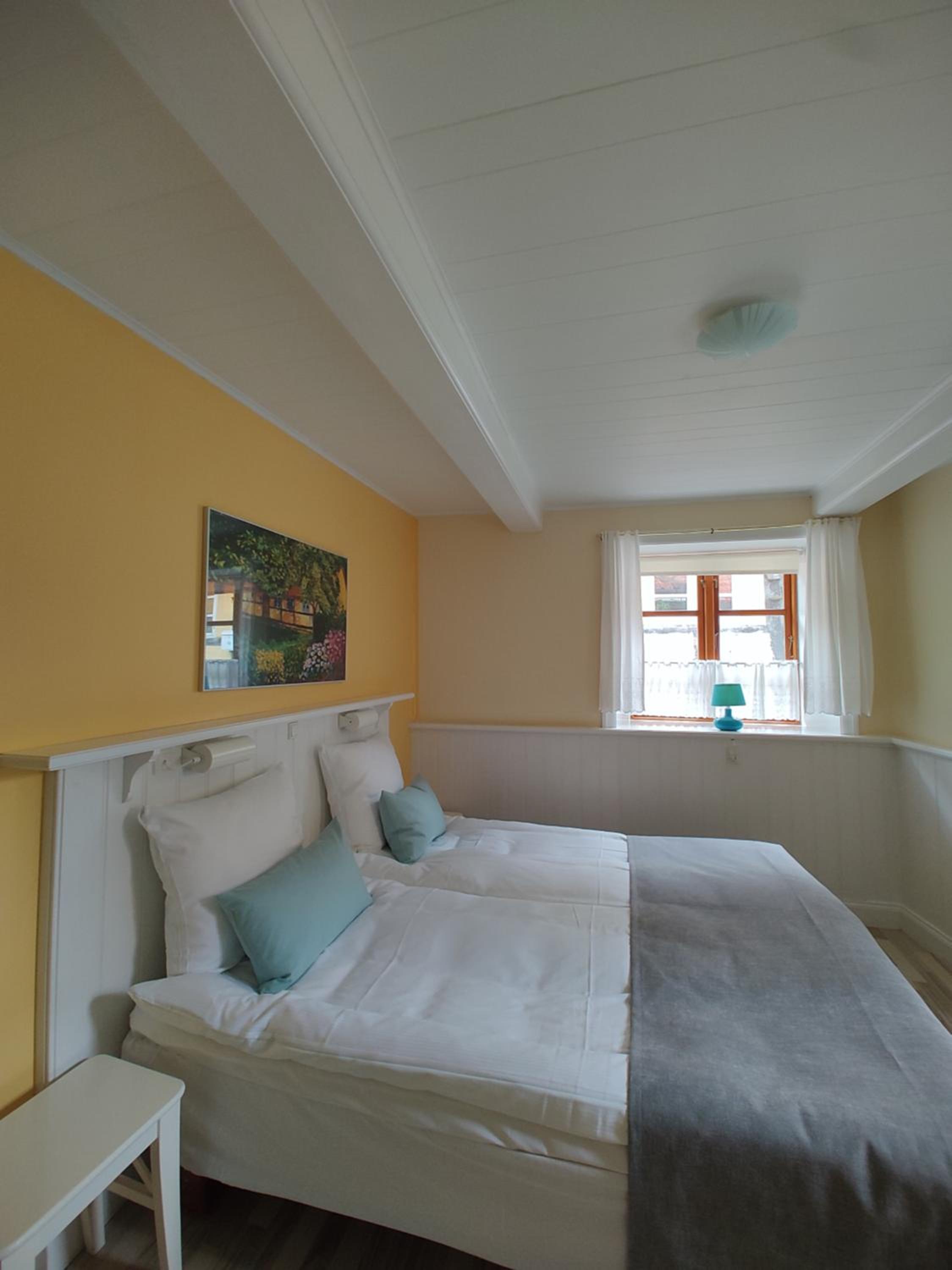 Double or Twin Room - Photo 10