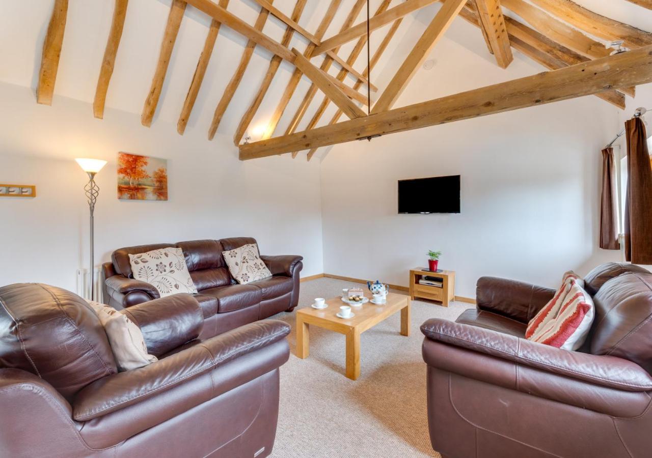 Three-Bedroom House photo 3