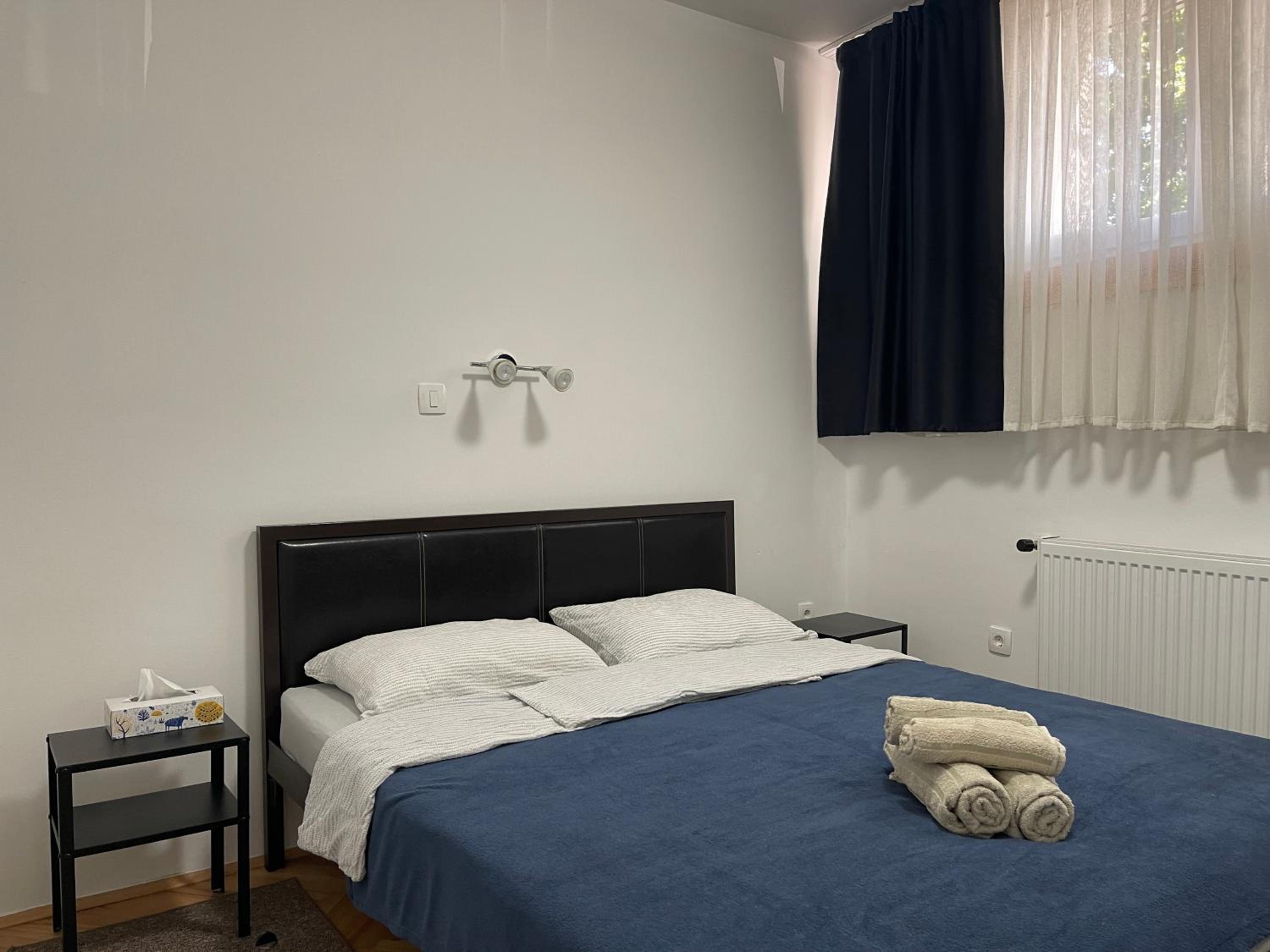 Double Room with Private Bathroom - Photo 8