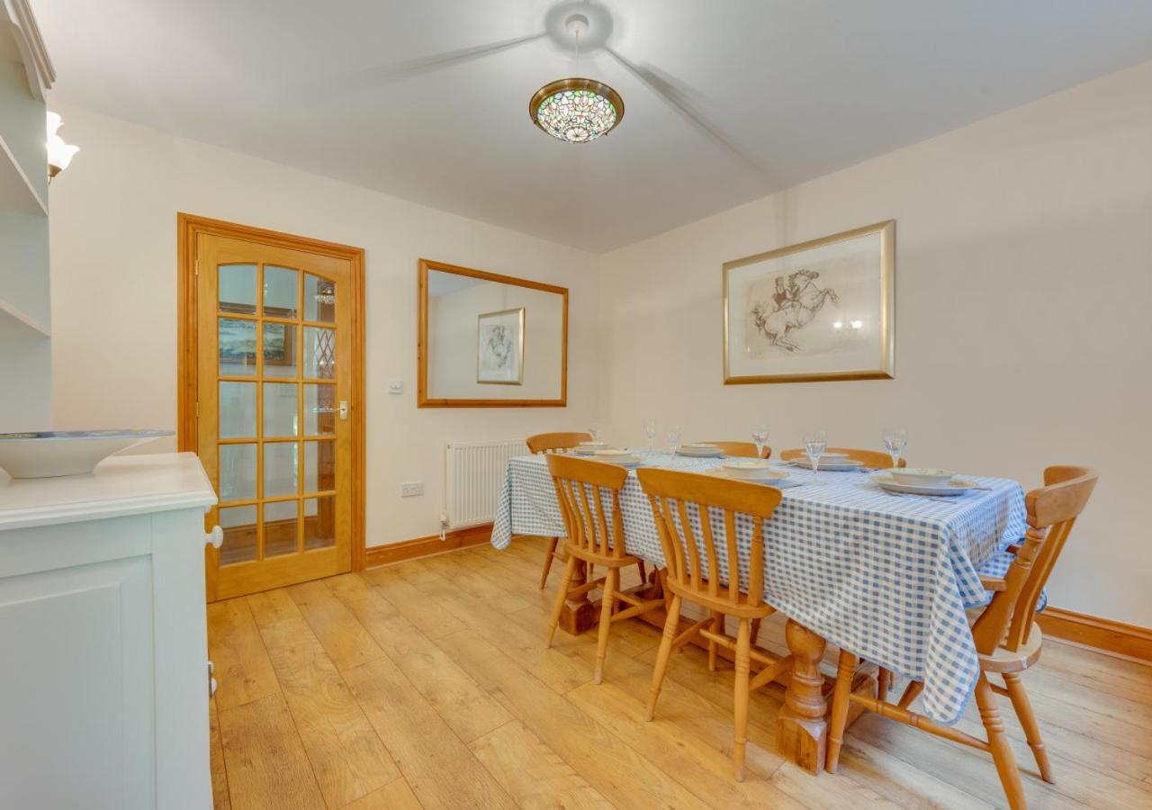 Three-Bedroom House photo 2