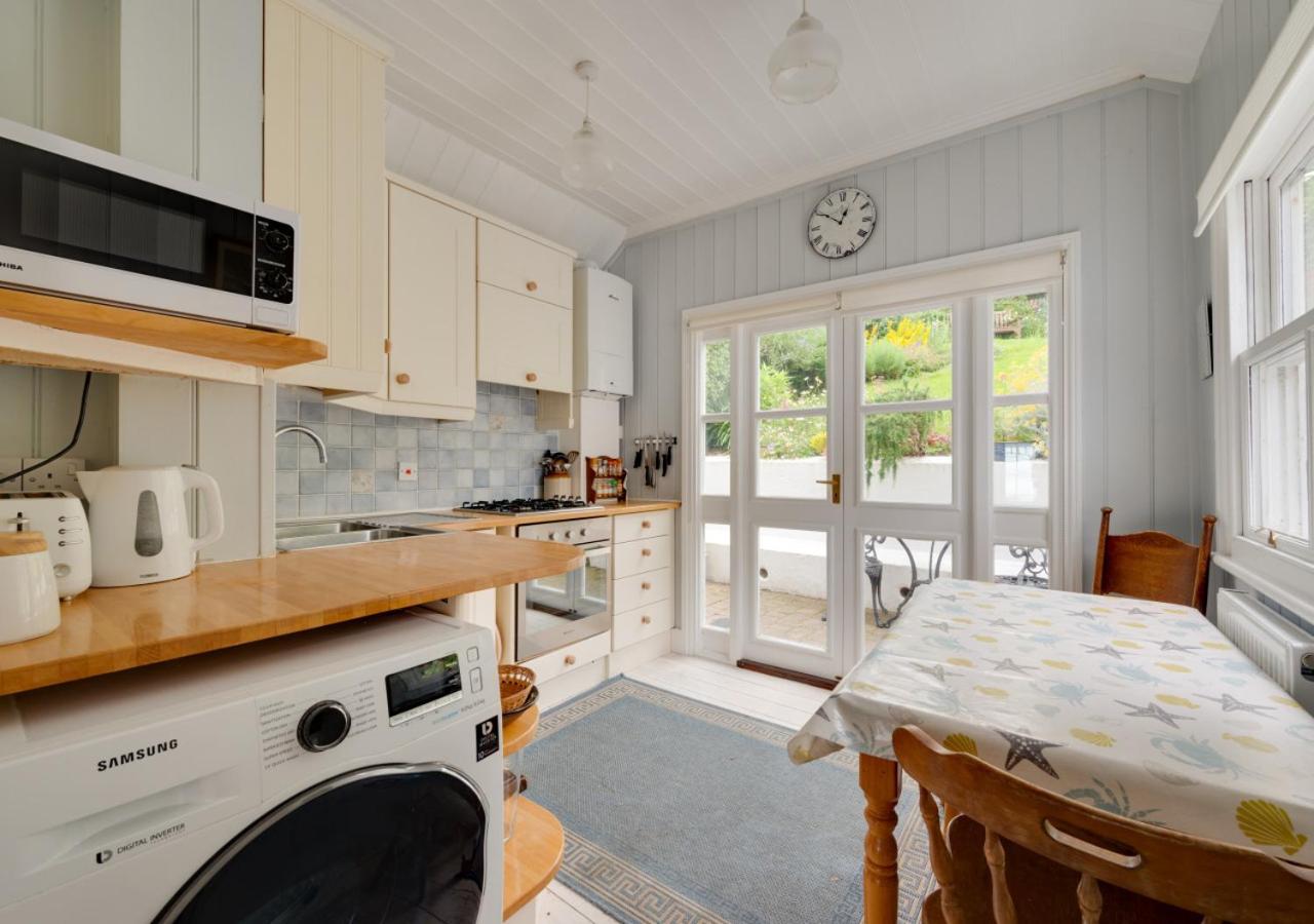 Three-Bedroom House photo 2