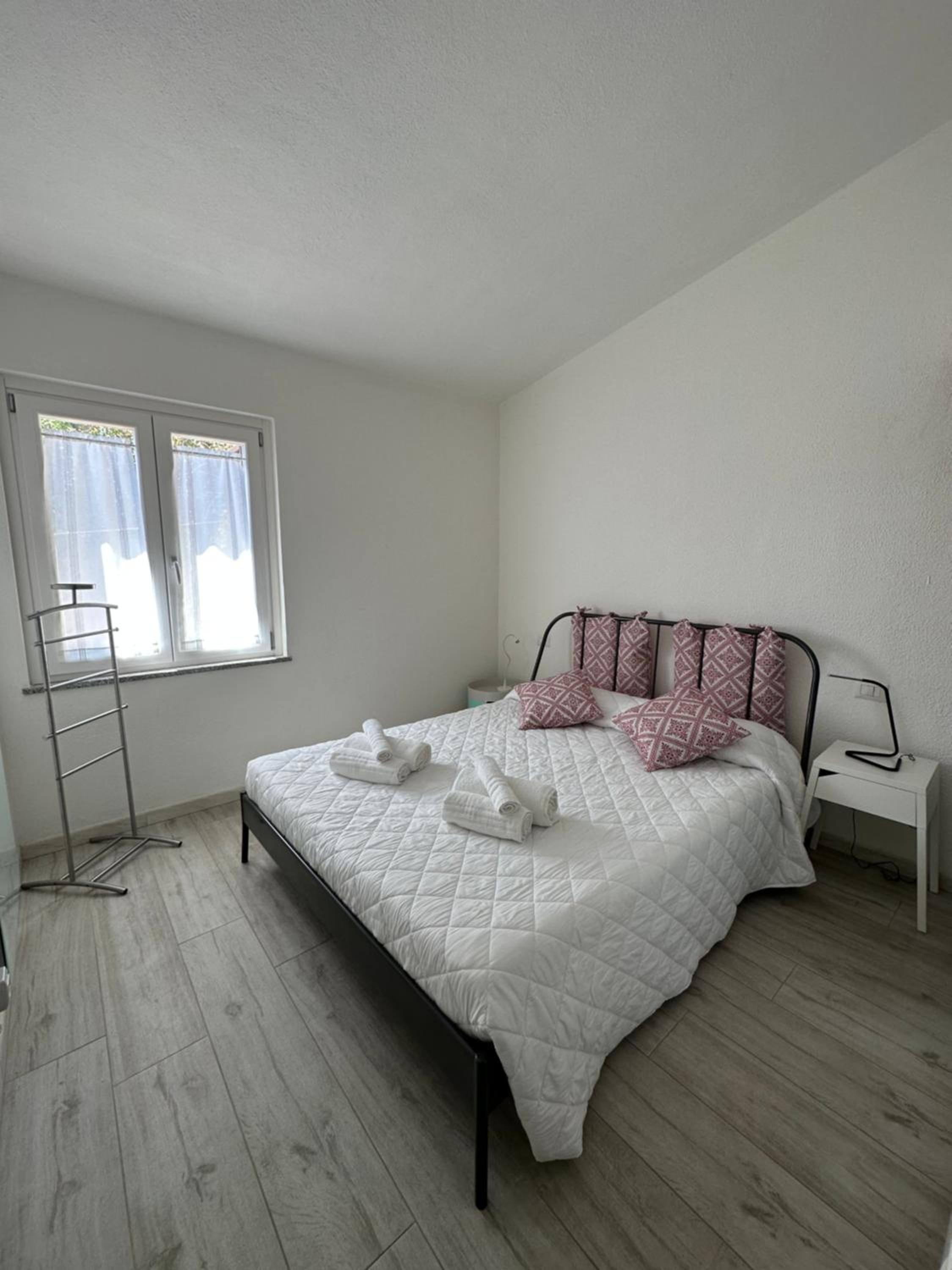 Three-Bedroom House photo 2