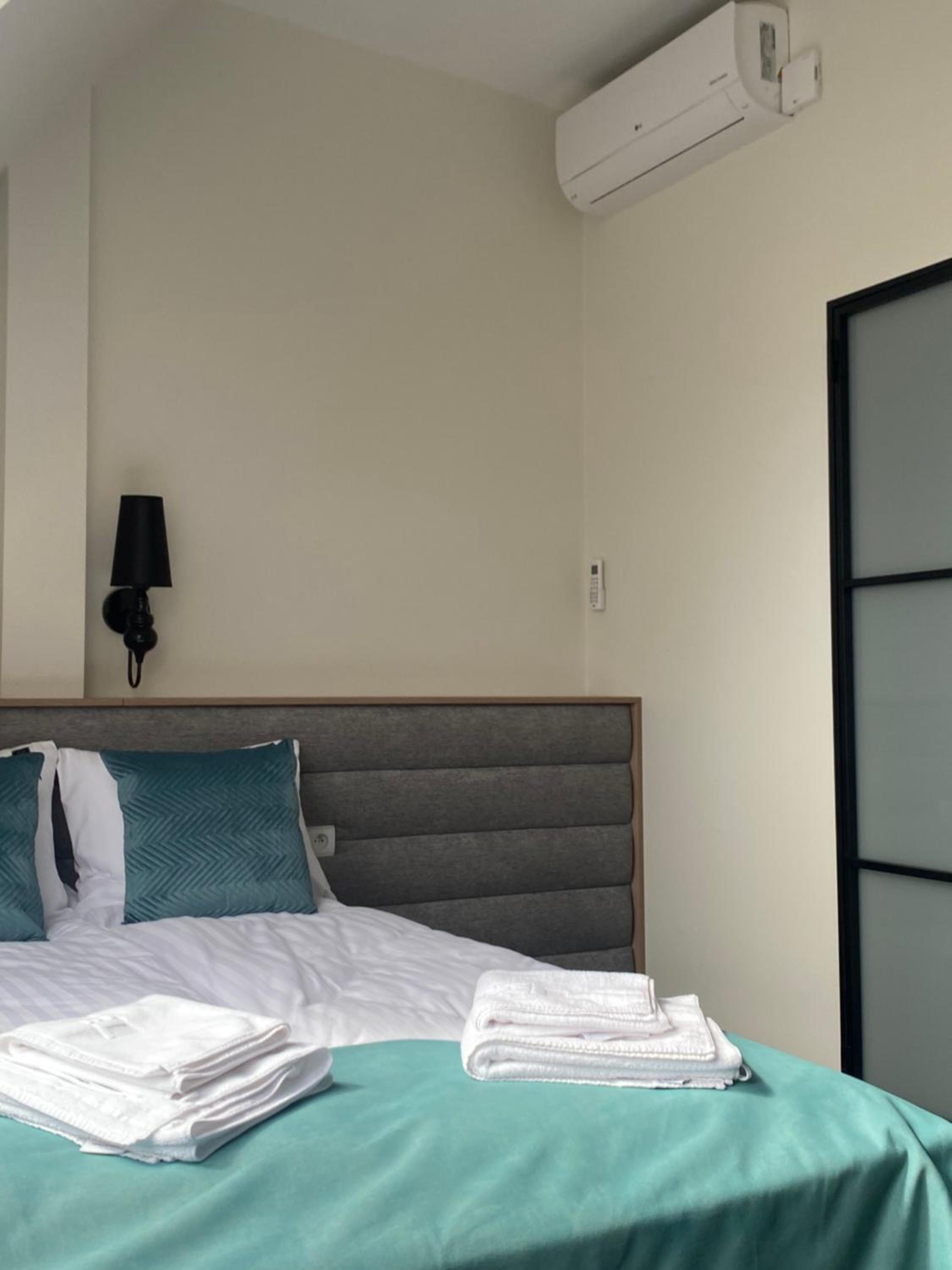 Studio Apartment - Photo 14