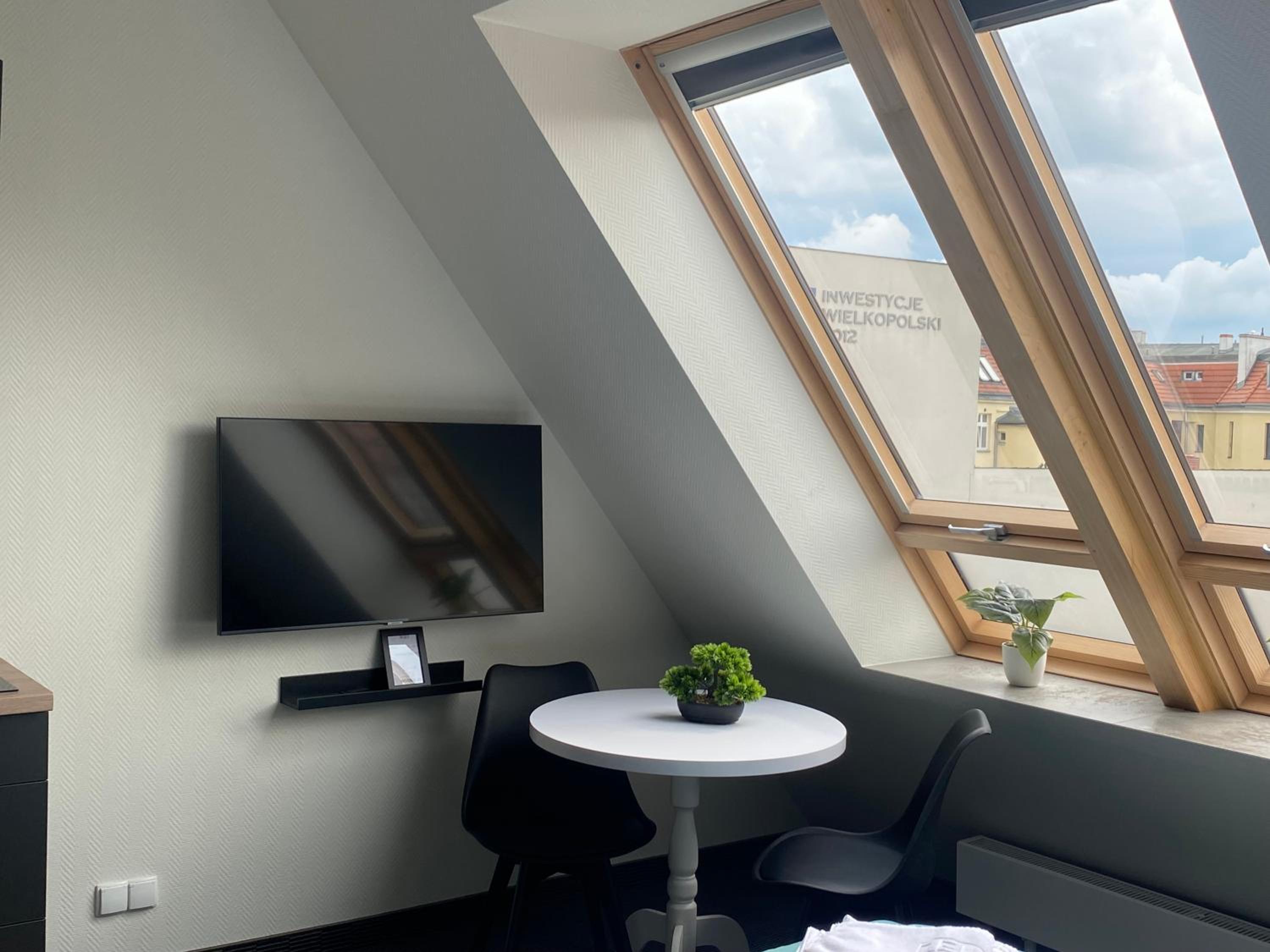 Studio Apartment - Photo 13