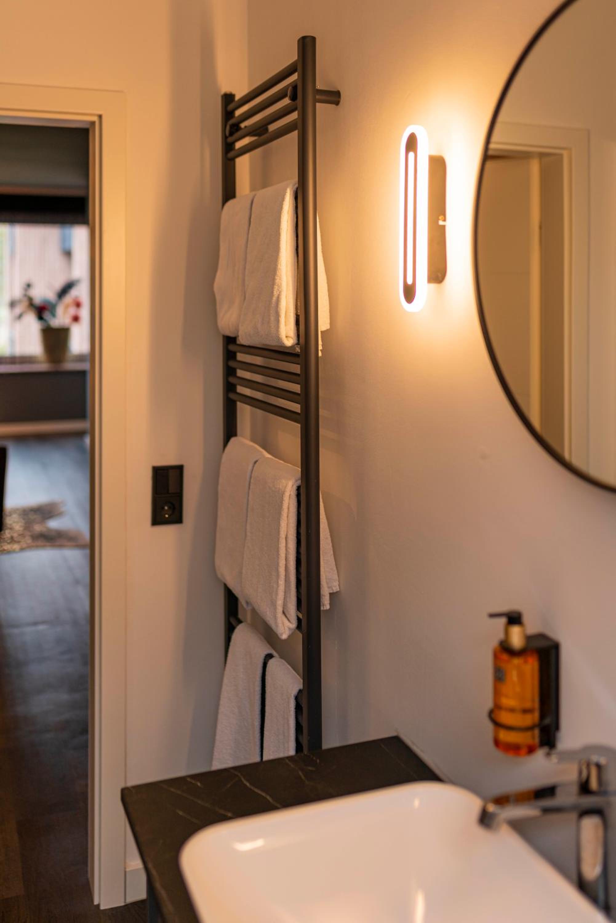 Two-Bedroom Suite - Photo 4
