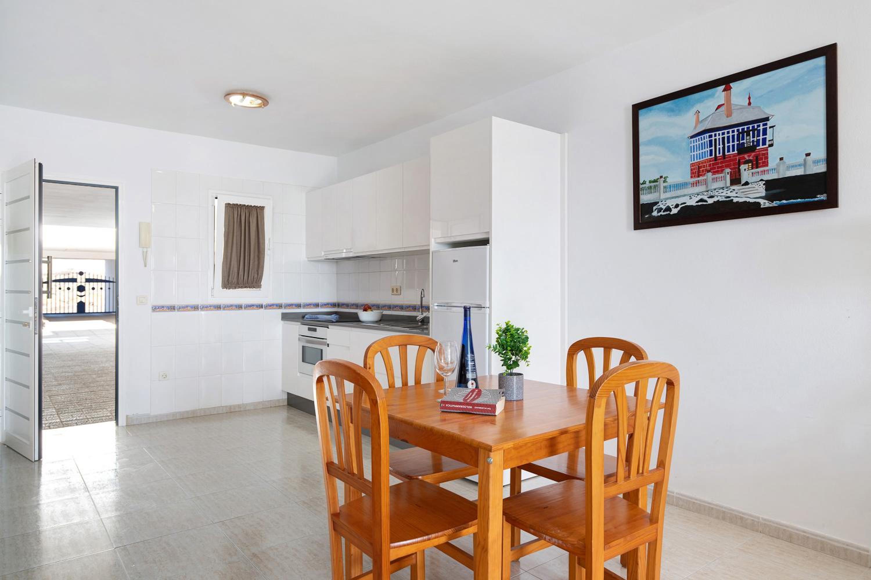 Apartment with Terrace photo 2