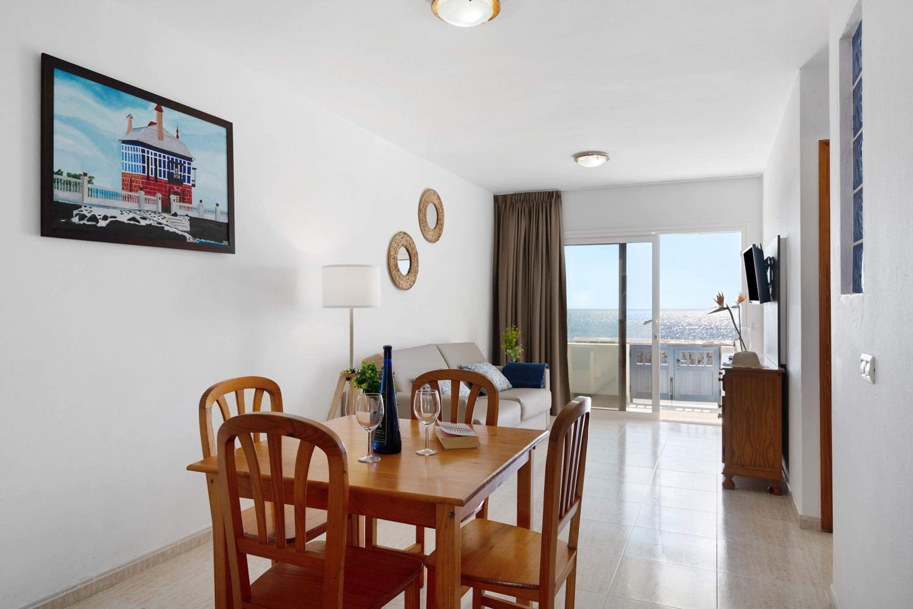 Apartment with Terrace photo 3
