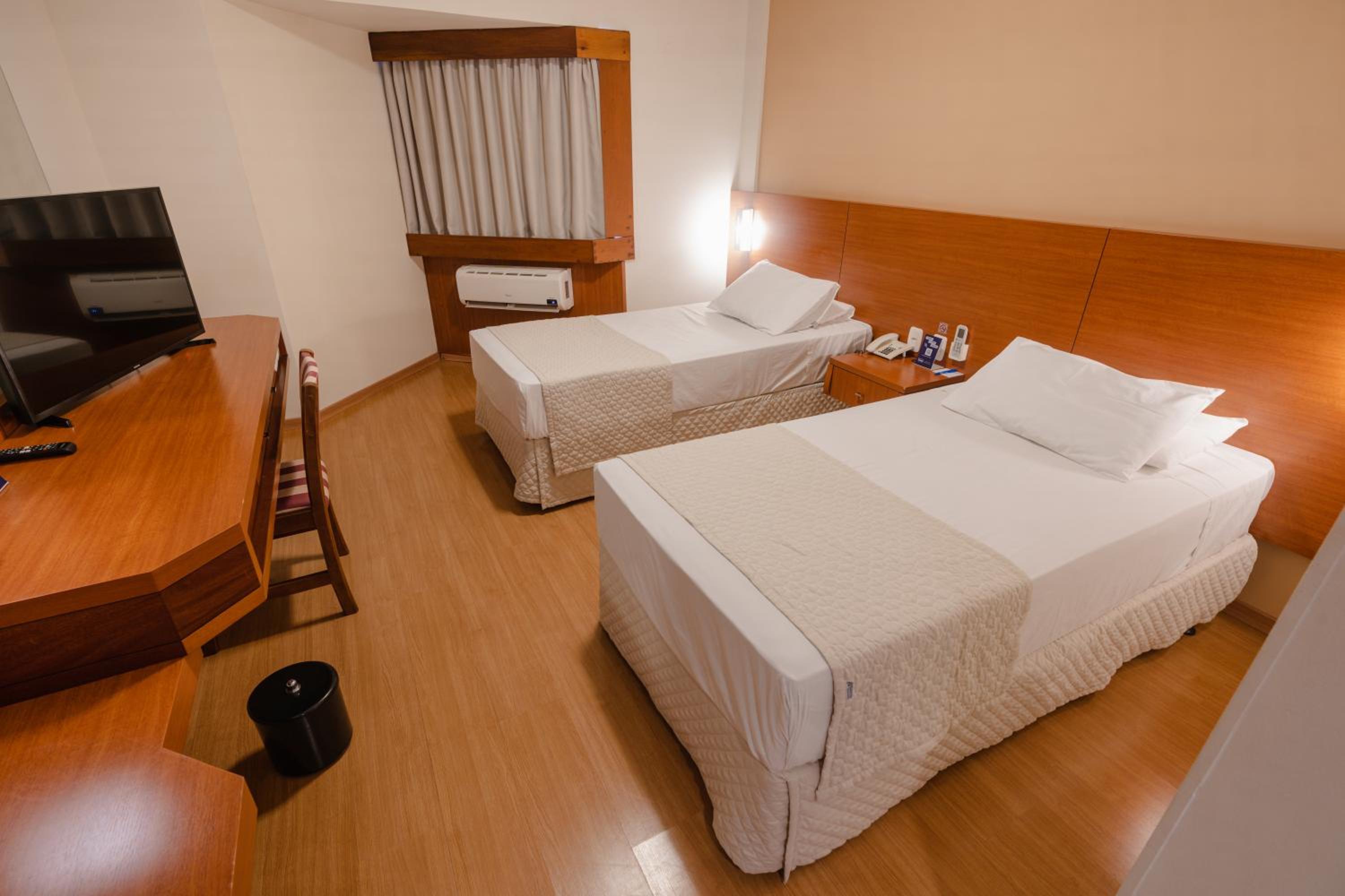 Deluxe Twin Room photo 3