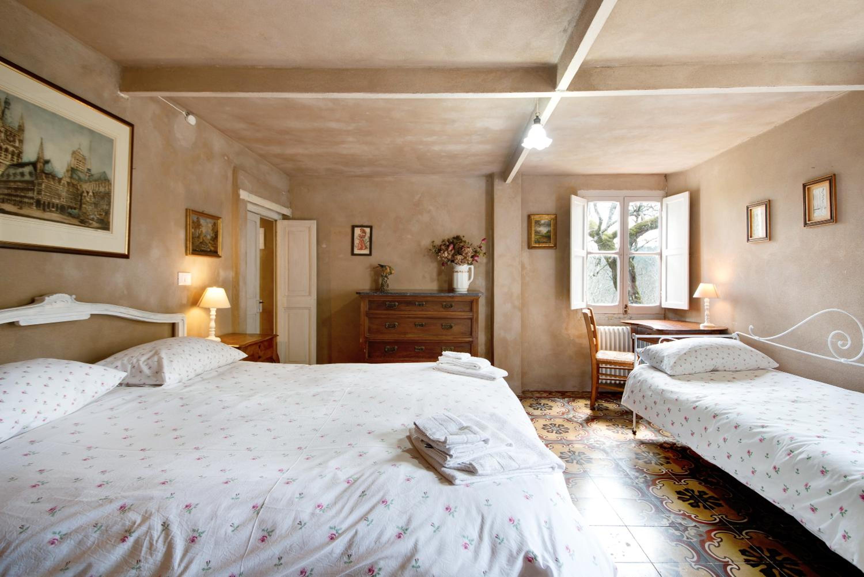 Two-Bedroom Deluxe Apartment with Garden View photo 1