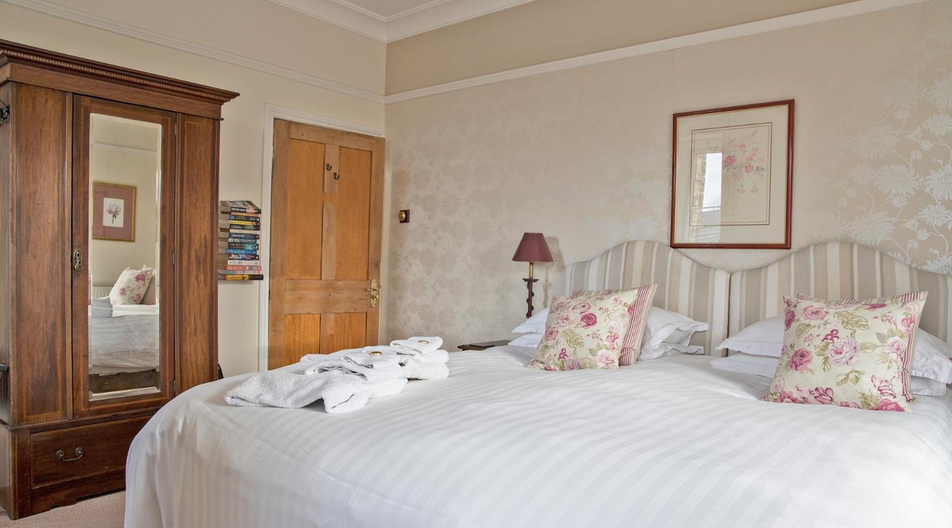 Deluxe Double Room with Shower photo 2