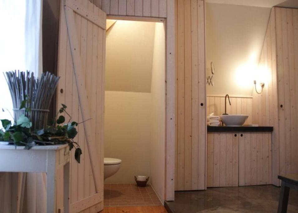 Three-Bedroom House photo 3