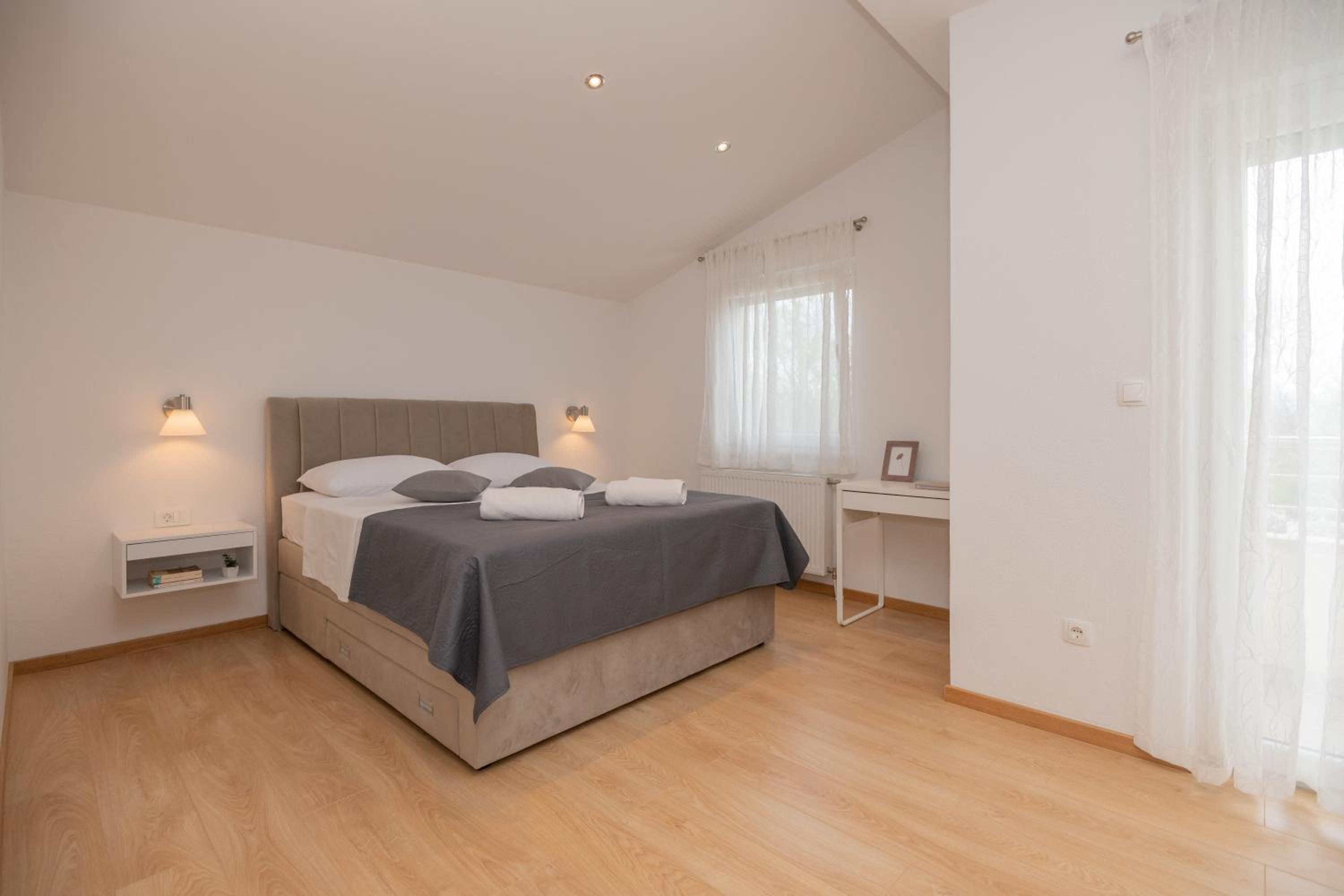 Villa photo 1