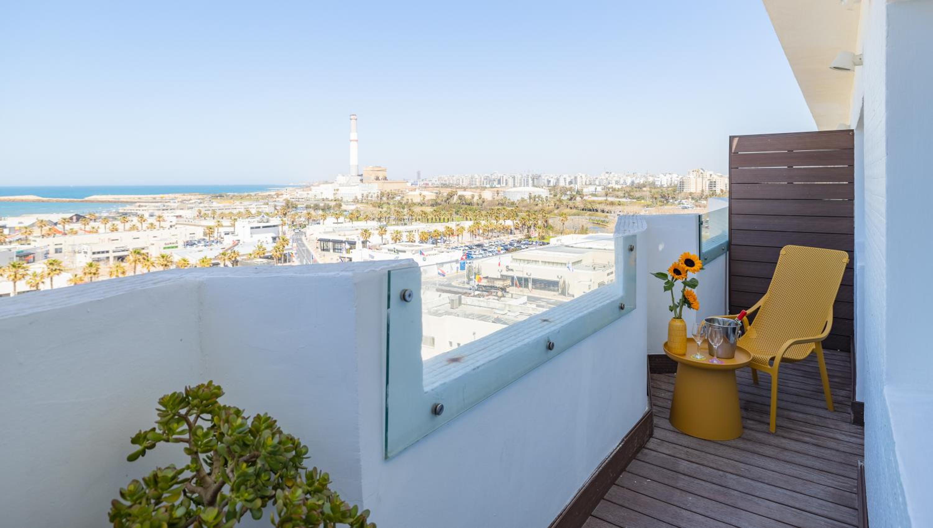 Play Suite with Balcony photo 3