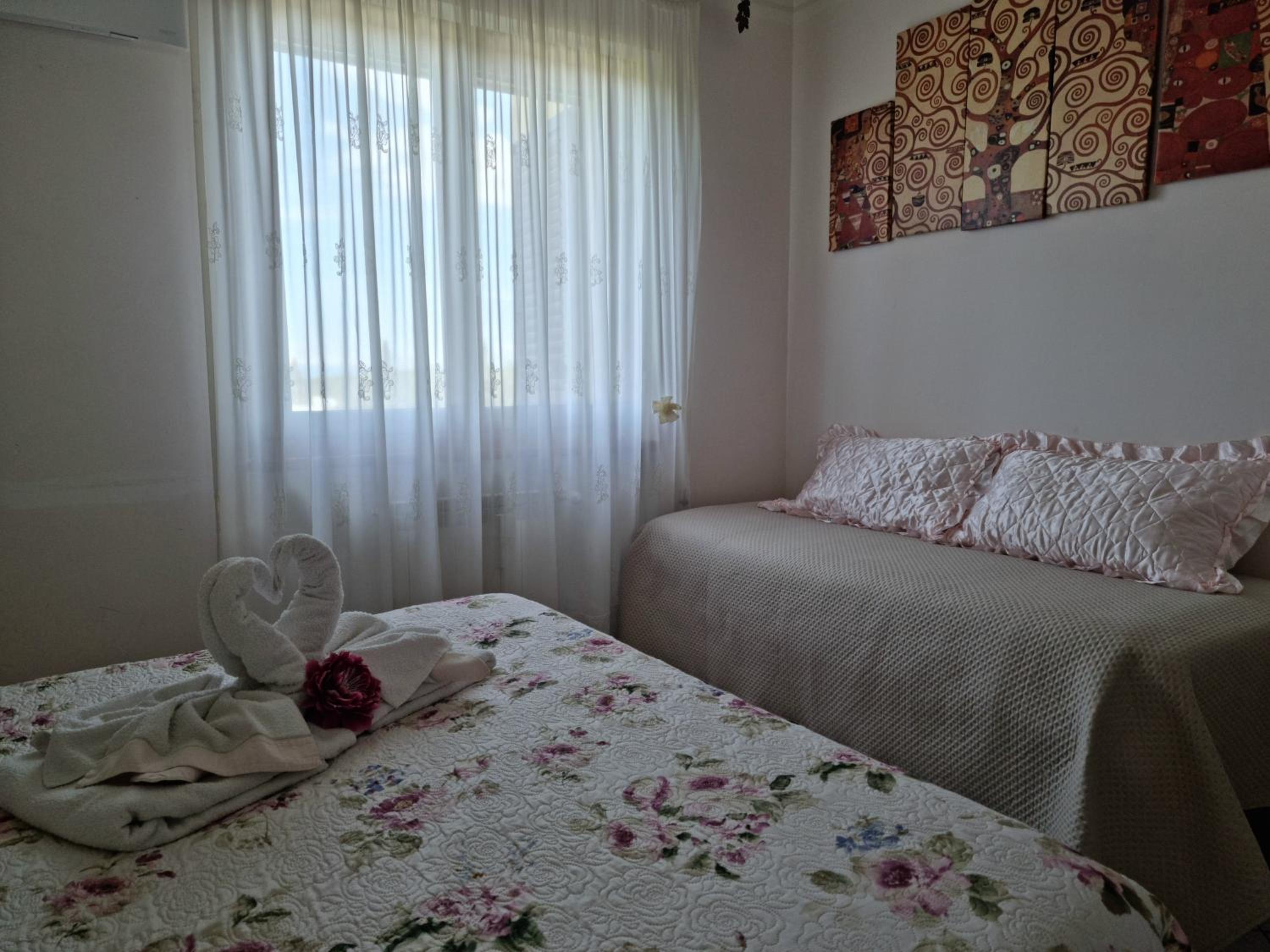 Two-Bedroom Apartment with Balcony - Photo 2