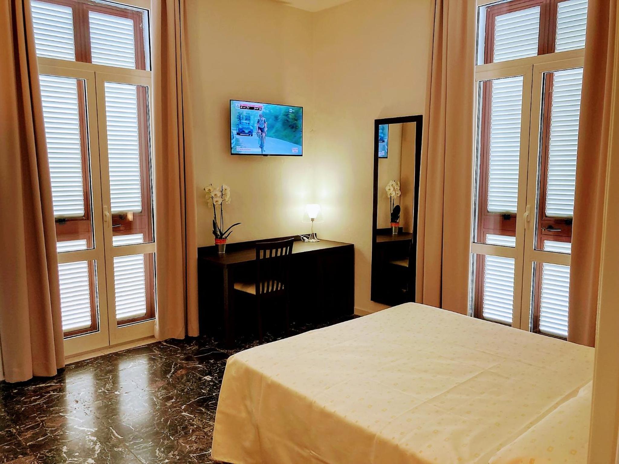 Double Room - Photo 1