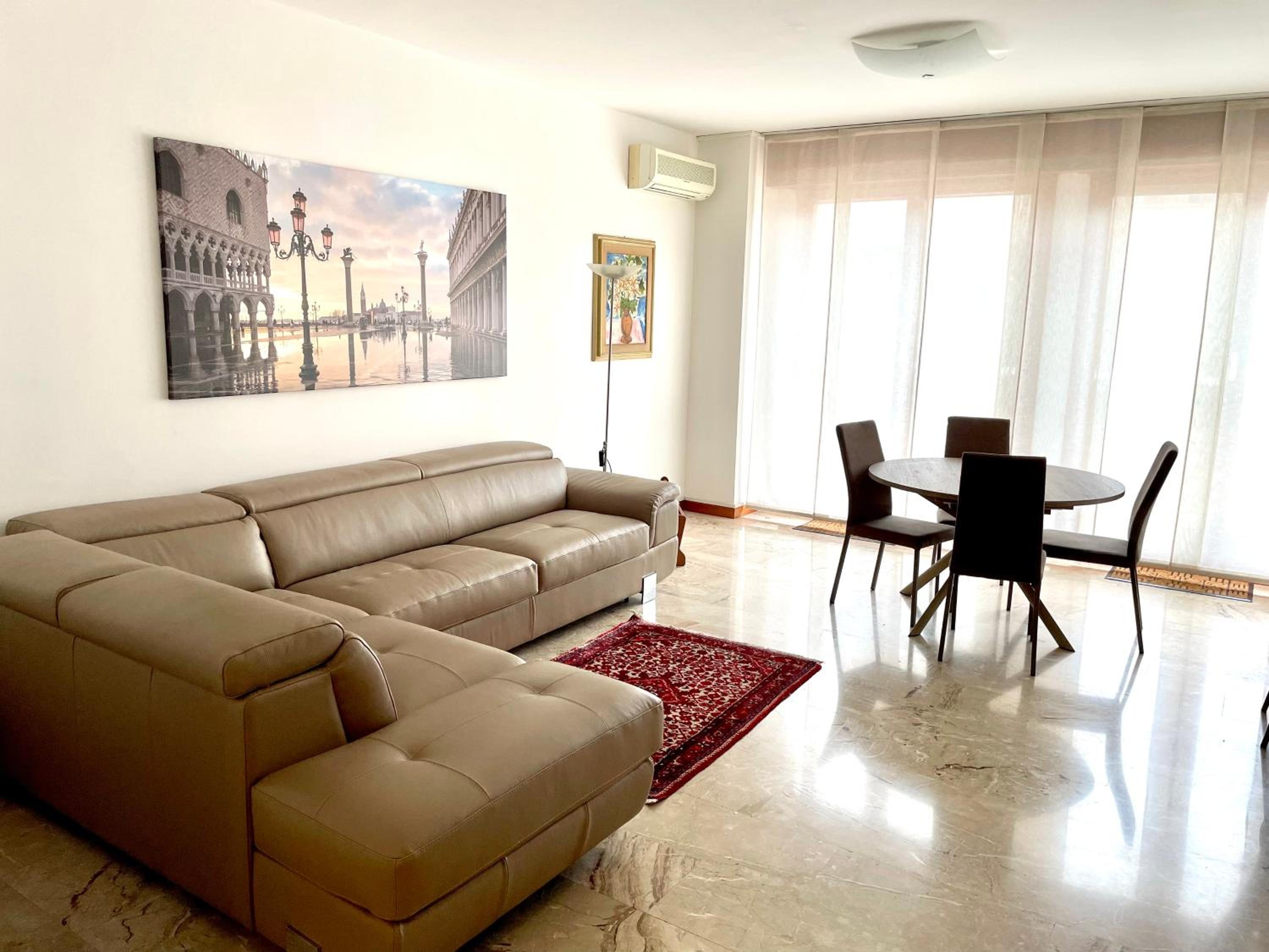 Three-Bedroom Apartment photo 1