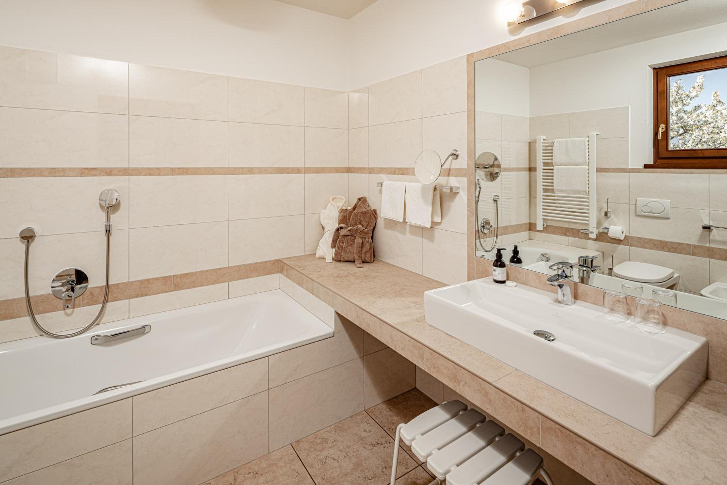Junior Suite with Balcony photo 2