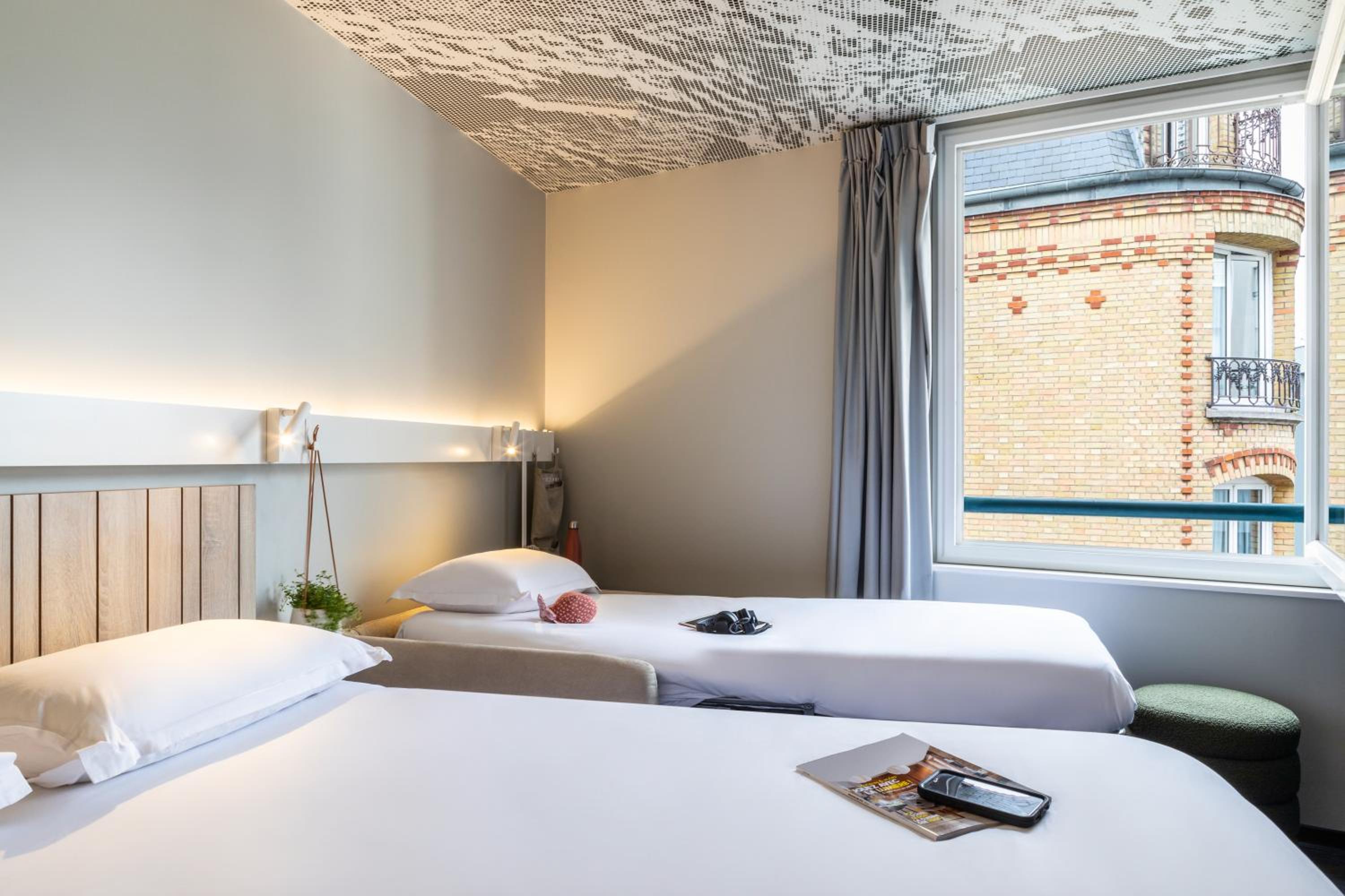 Standard Double Room with Single Bed thumbnail 6