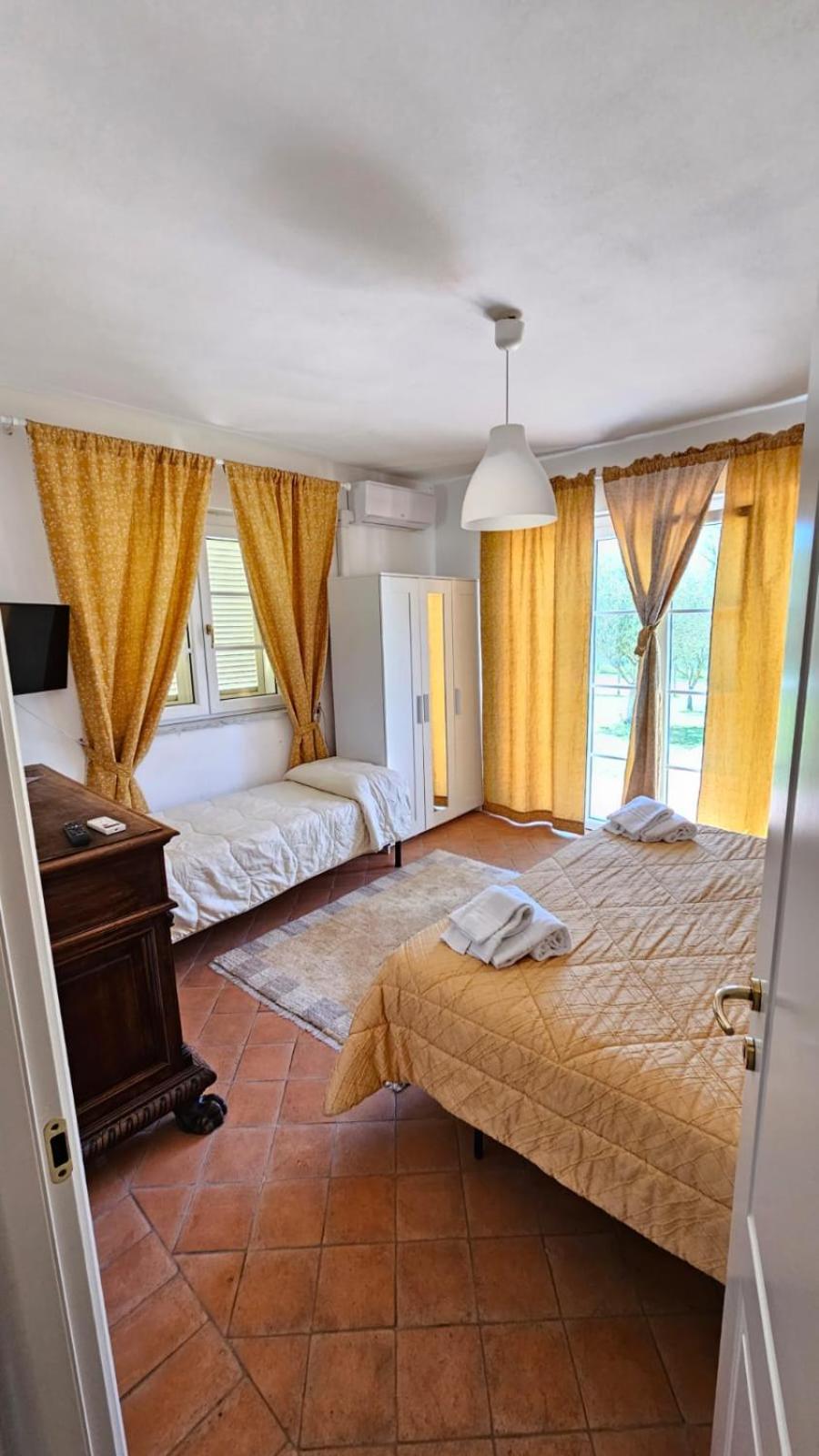 Deluxe King Room photo 1