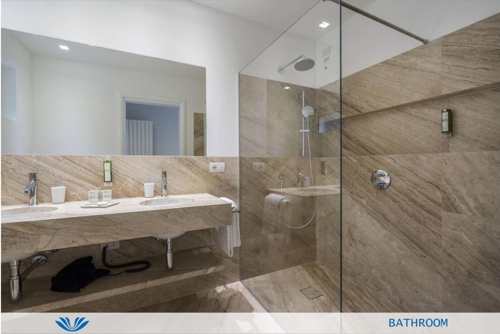 Triple One-Bedroom Suite with Lake View - Photo 2