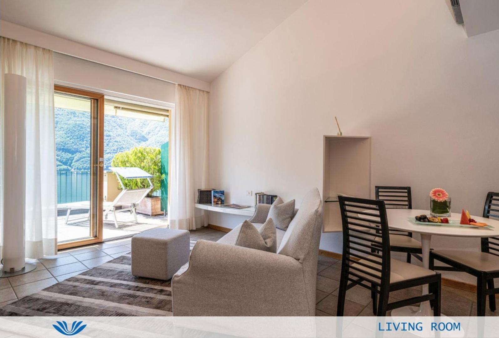 Suite with Terrace and Lake View - Photo 2