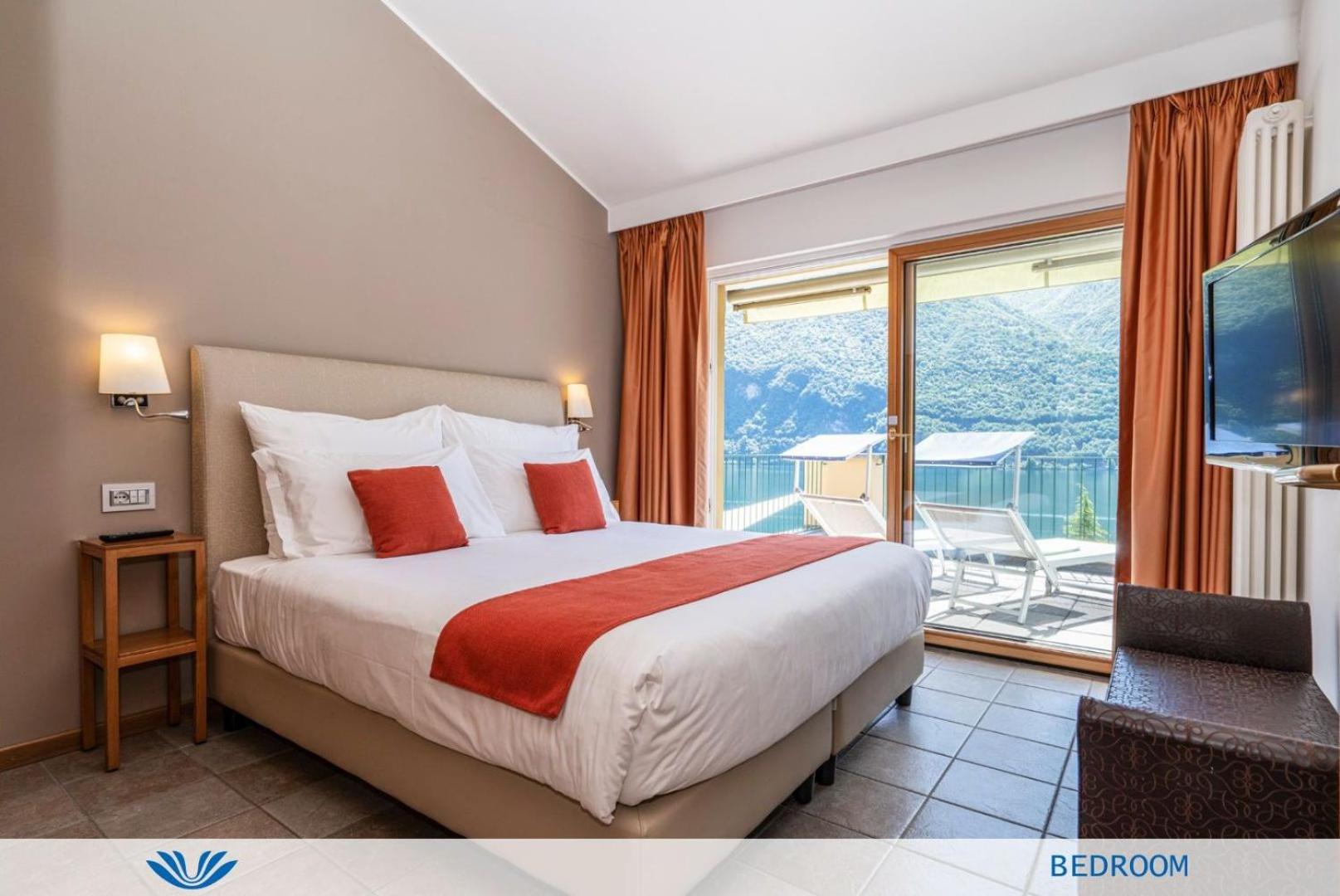 Suite with Terrace and Lake View - Photo 1