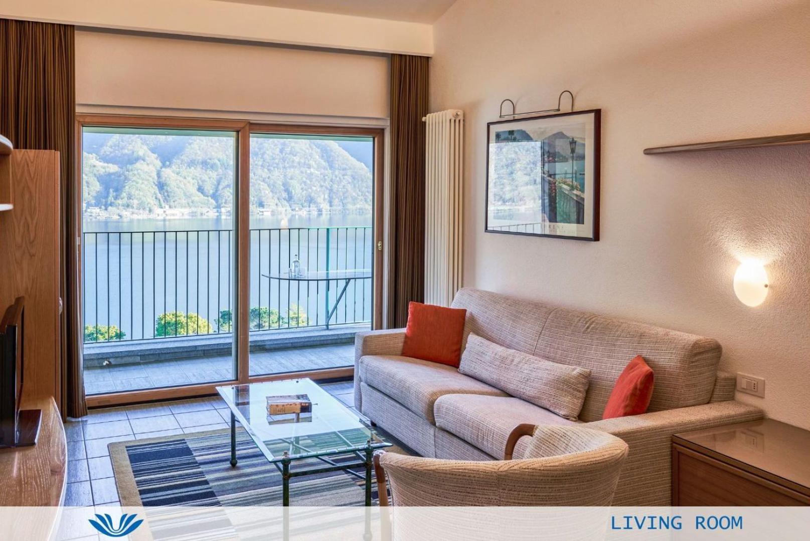 One-Bedroom Suite with Lake View - Photo 3