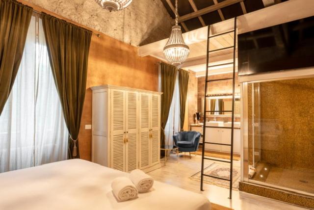 Deluxe King Room photo 3