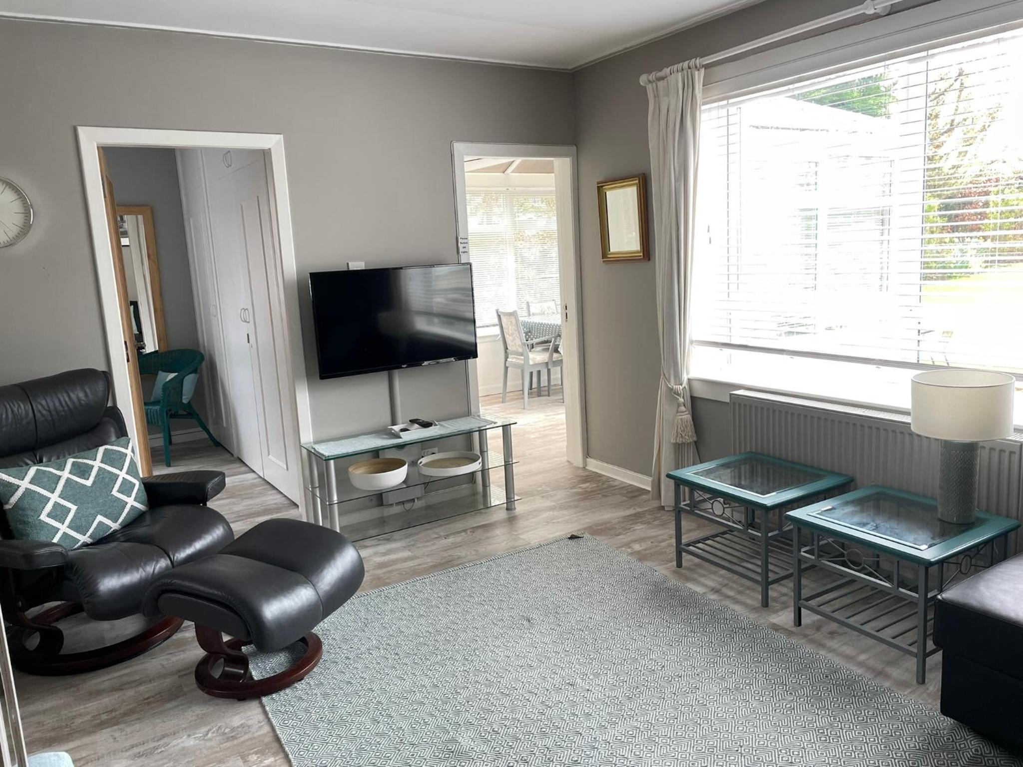 One-Bedroom Apartment photo 3